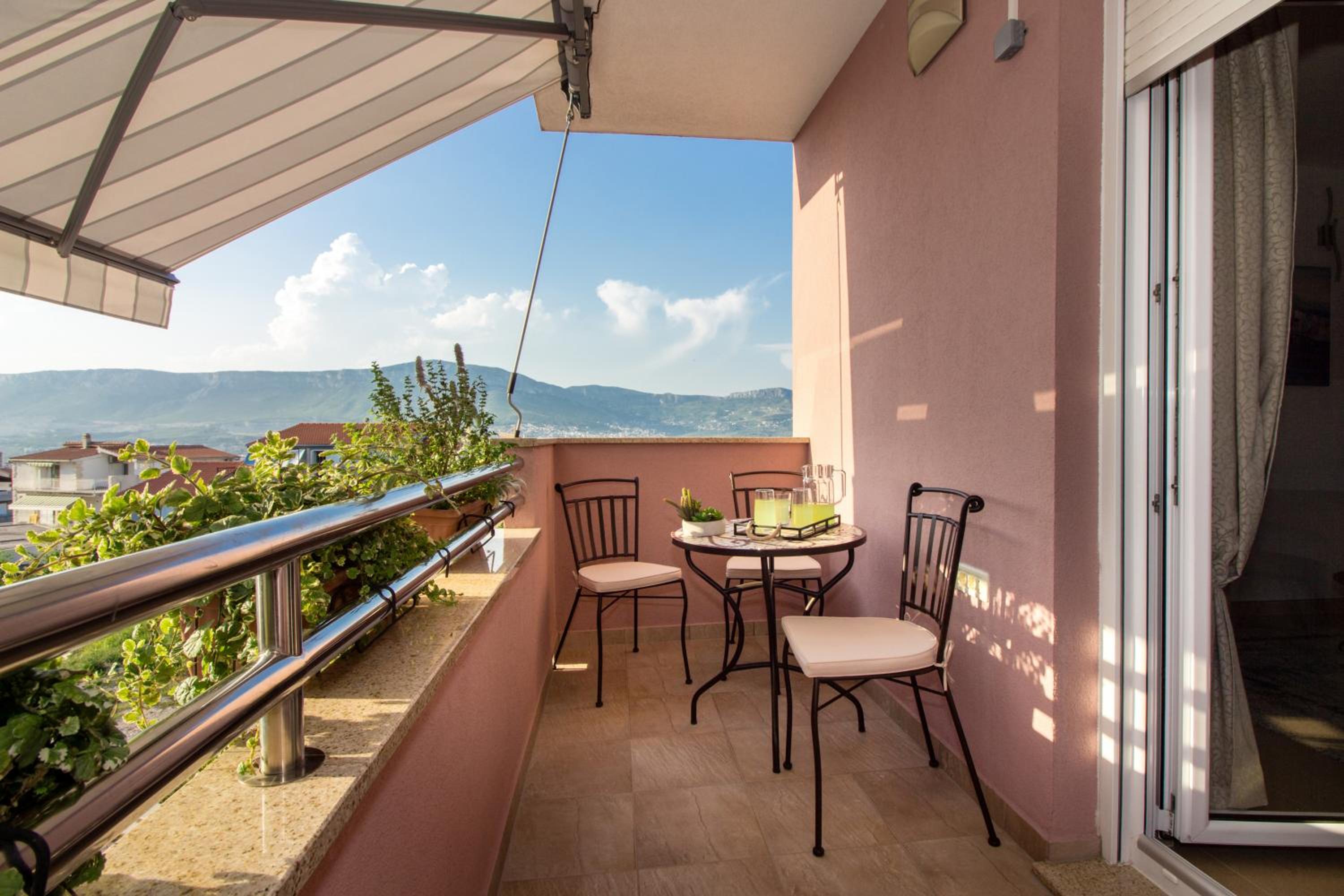 Utopia apartments Split view 2