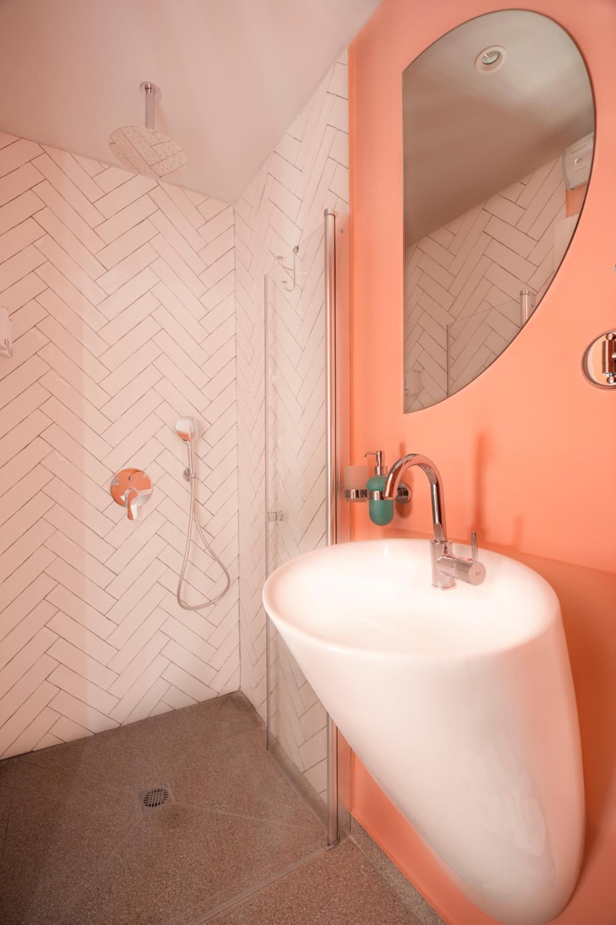 Glamorous Pink Pearl Studio Beach view 5