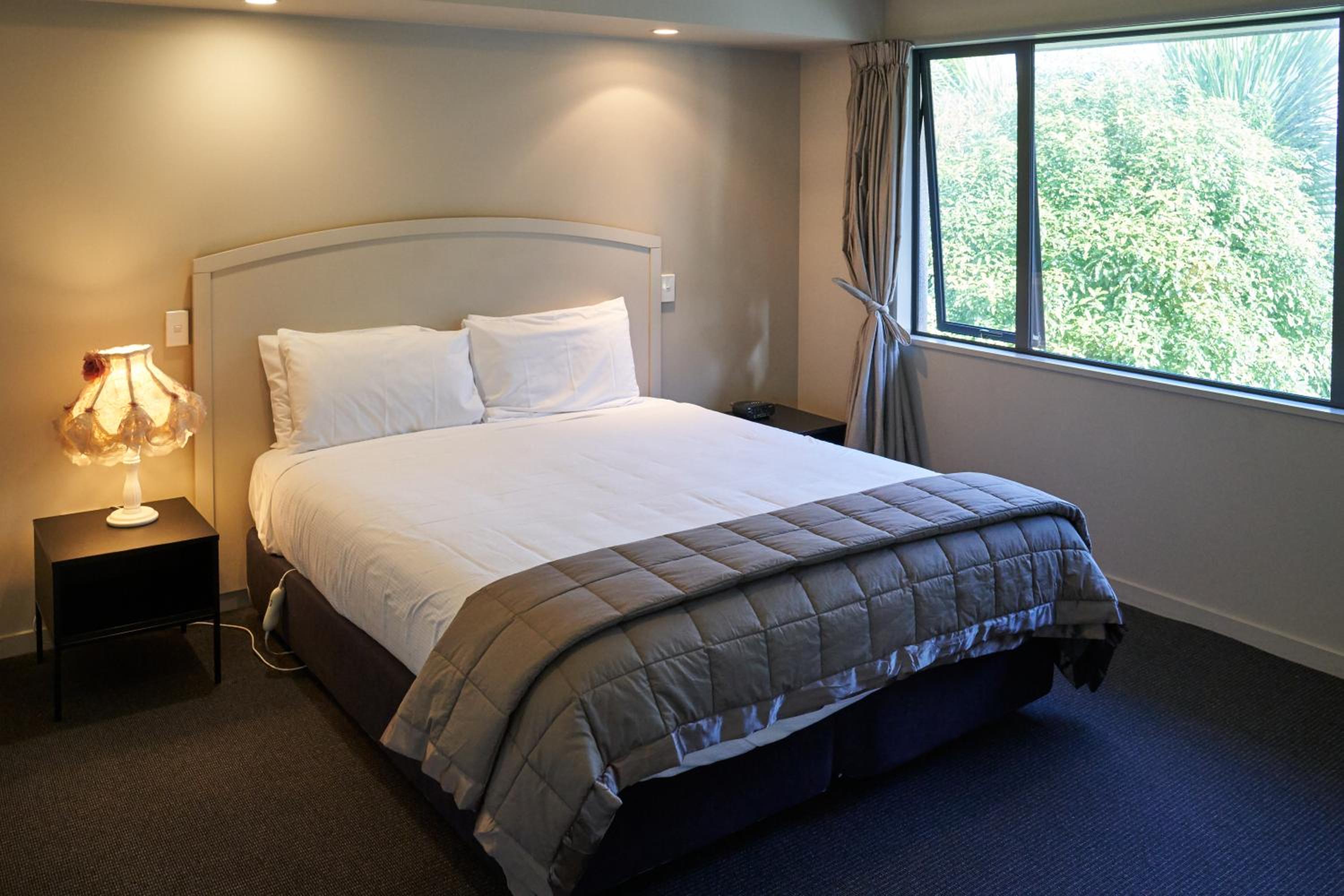 Azena Suites & Apartment