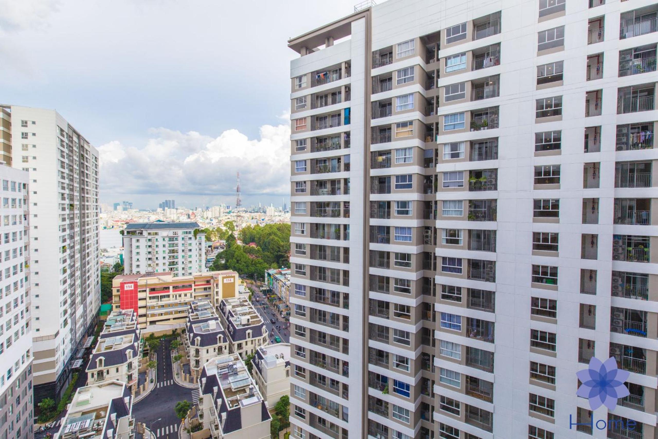 iHome Furnished Apartments with Free Gym & Pool, Airport Pick-Up Service