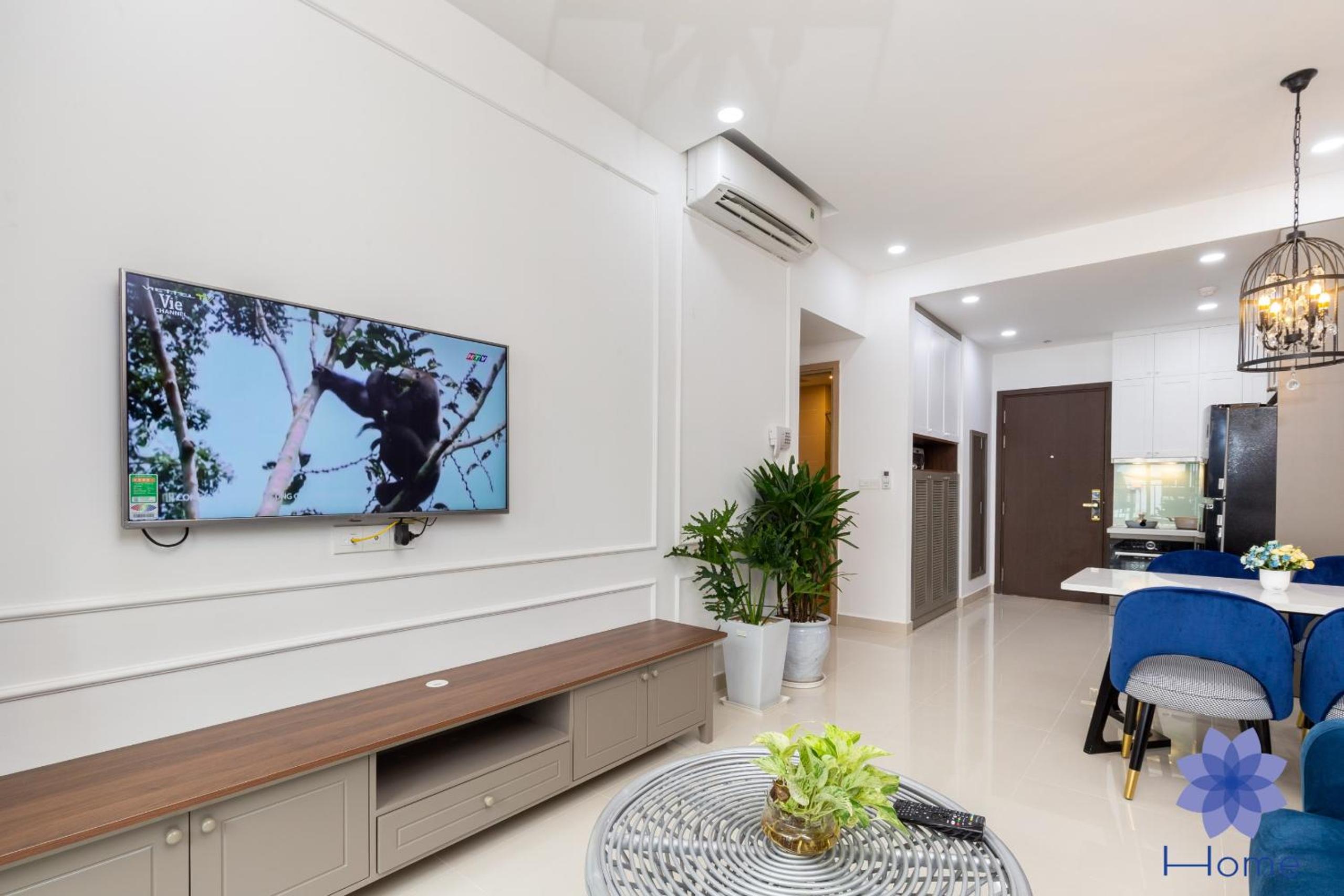 iHome Furnished Apartments with Free Gym & Pool, Airport Pick-Up Service