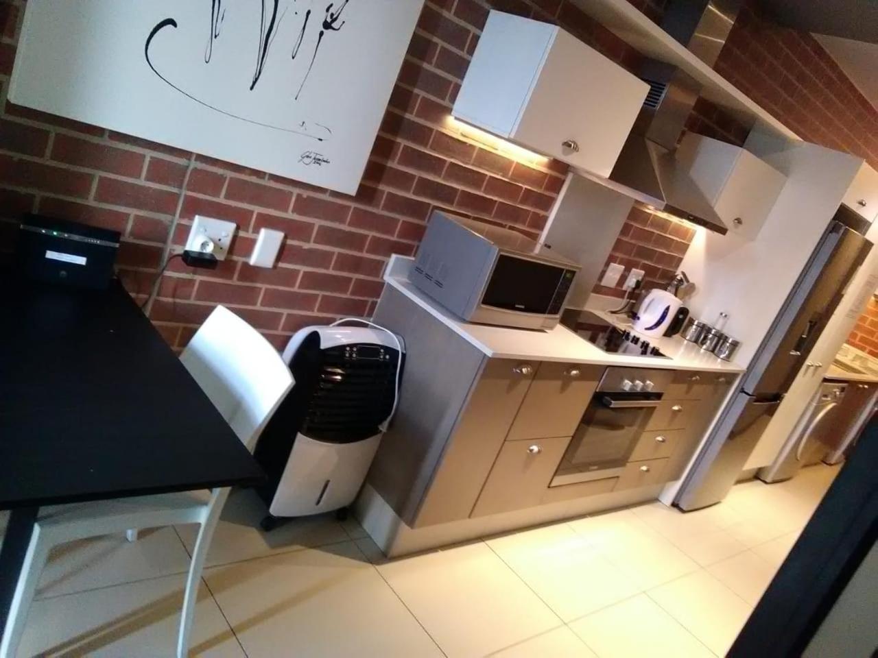 Luxury Stay Rosebank Johannesburg