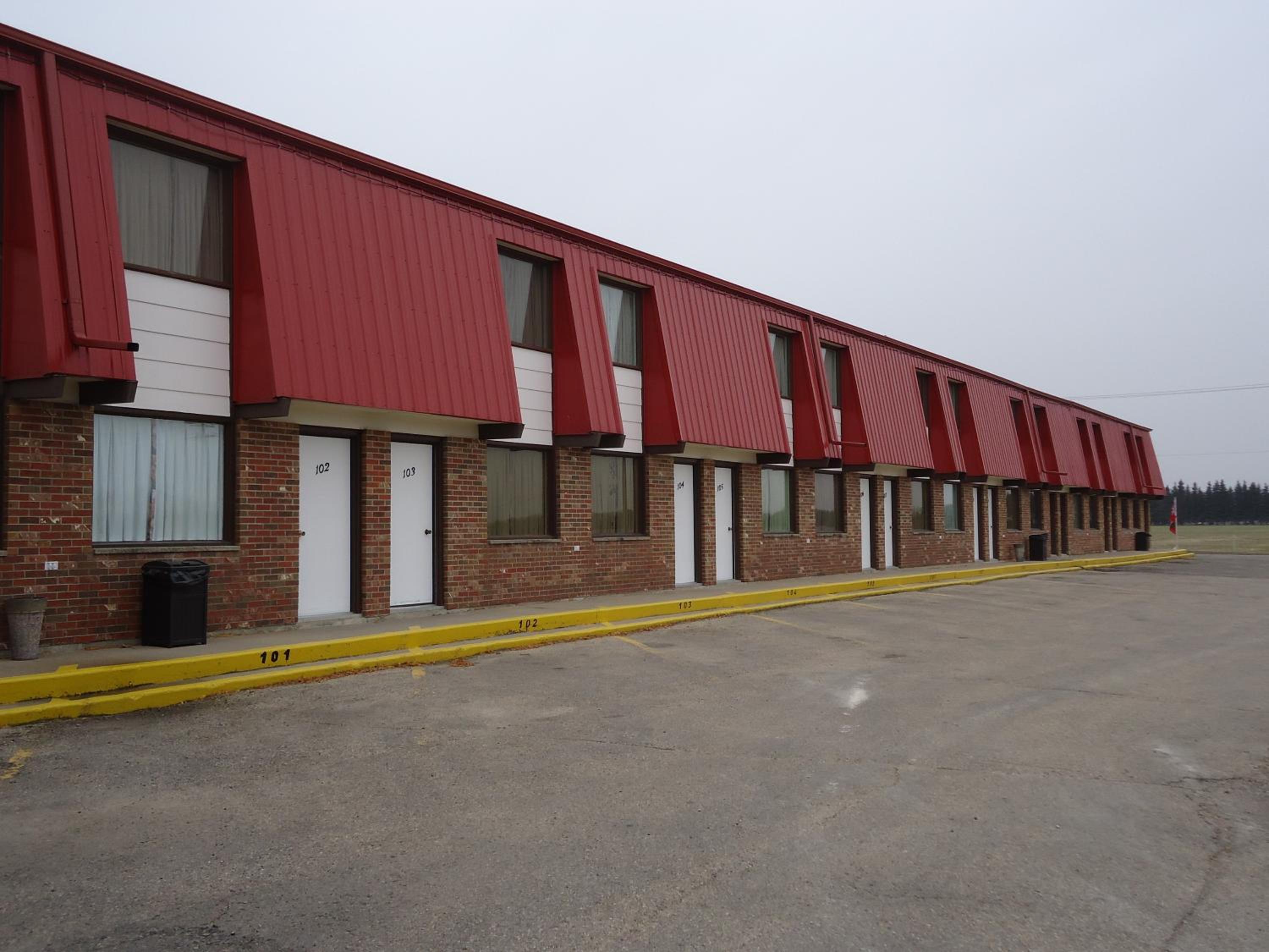 Canway Inn & Suites
