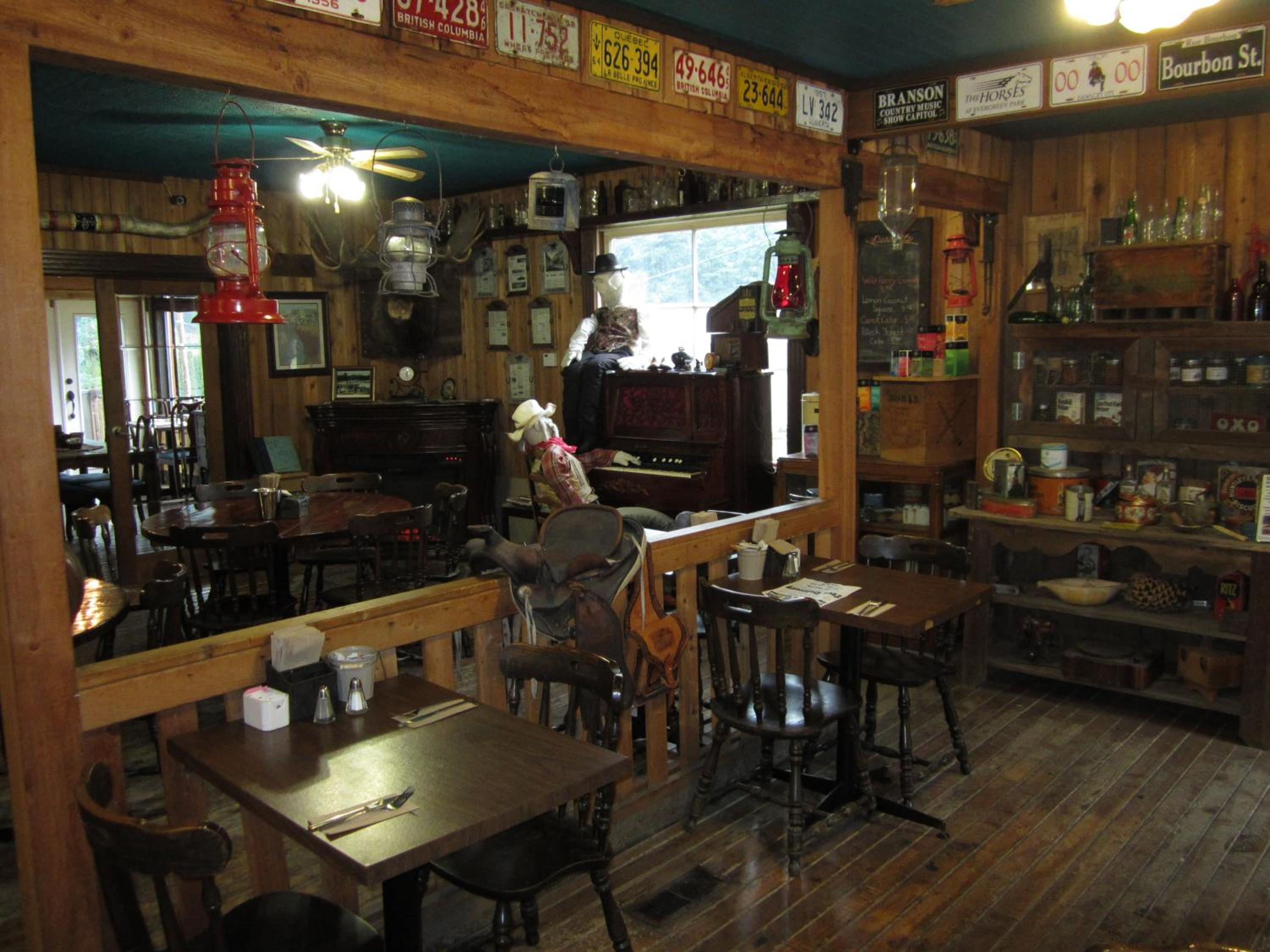 Old Towne Inne Chuckwagon Bar & Grill