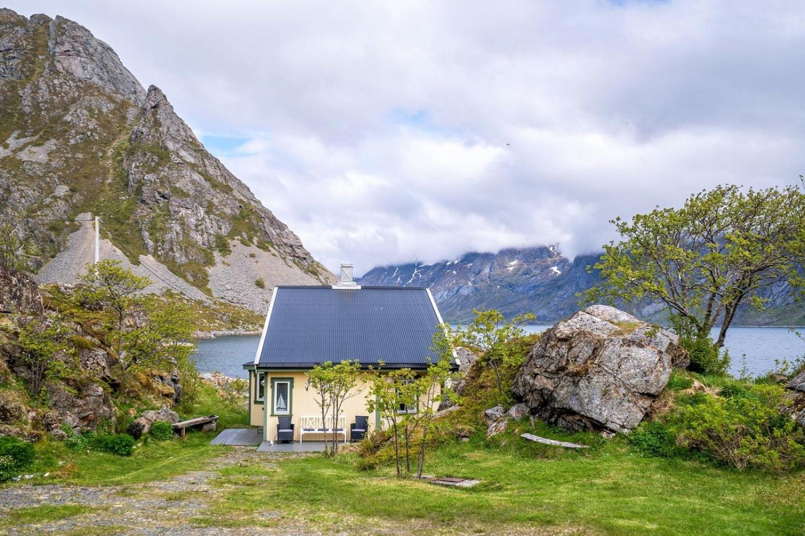 Sea-view house in Sund view 2