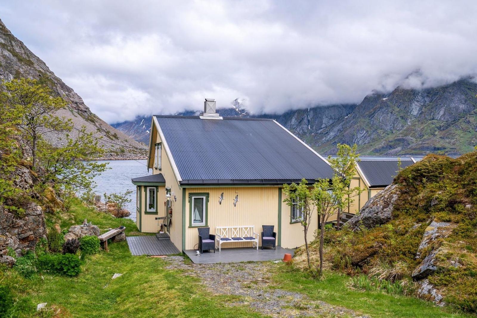 Sea-view house in Sund view 3