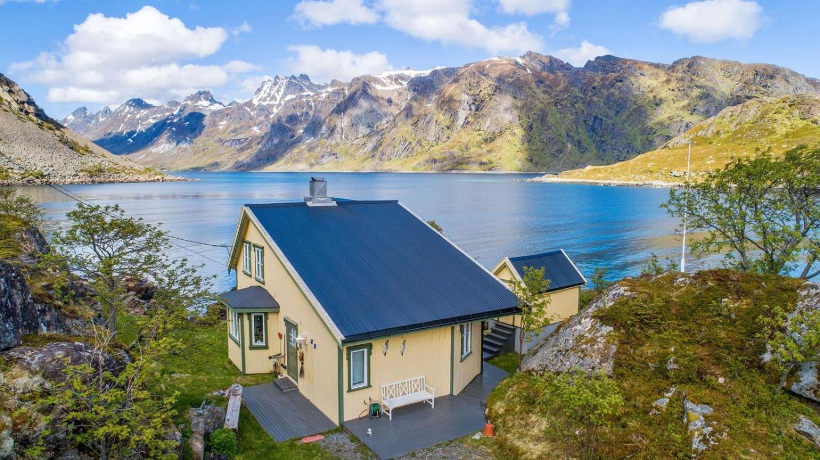 Sea-view house in Sund view 5