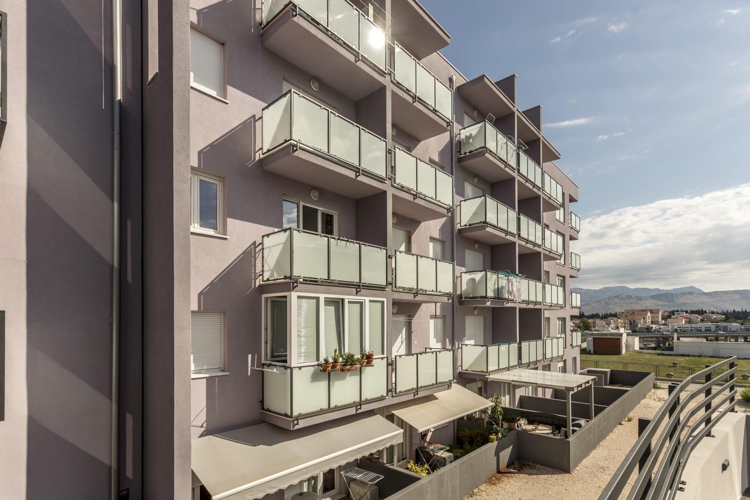COOL APARTMAN view 3