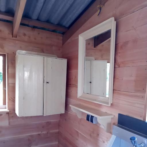 Pipowagen Lidewei Groningen Westerwolde unieke ligging met eigen tuin en vrij uitzicht over veld naar natuurgebied