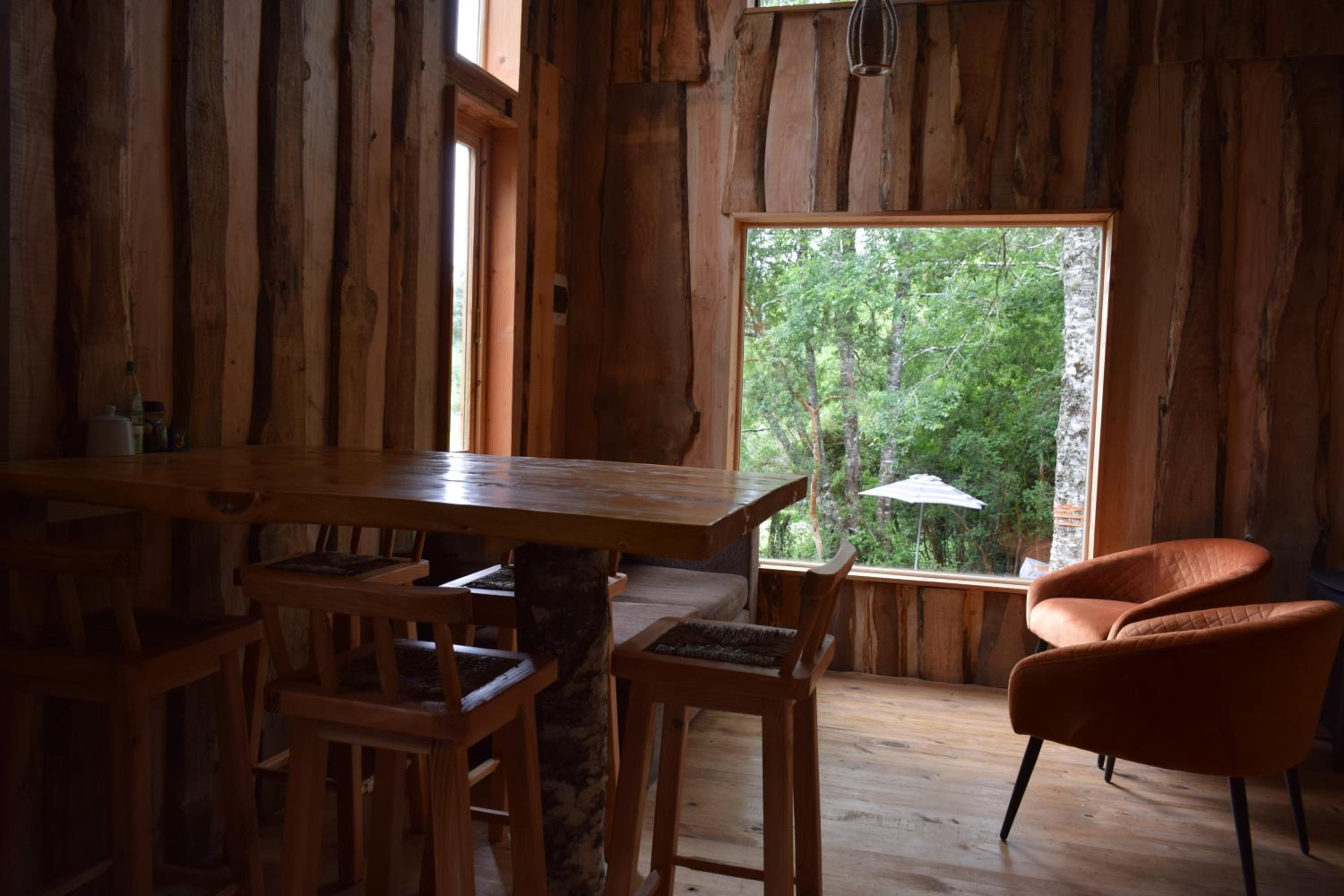 Proyecto COYAM, cabañas lofts, tinas privadas, sendero por el bosque
