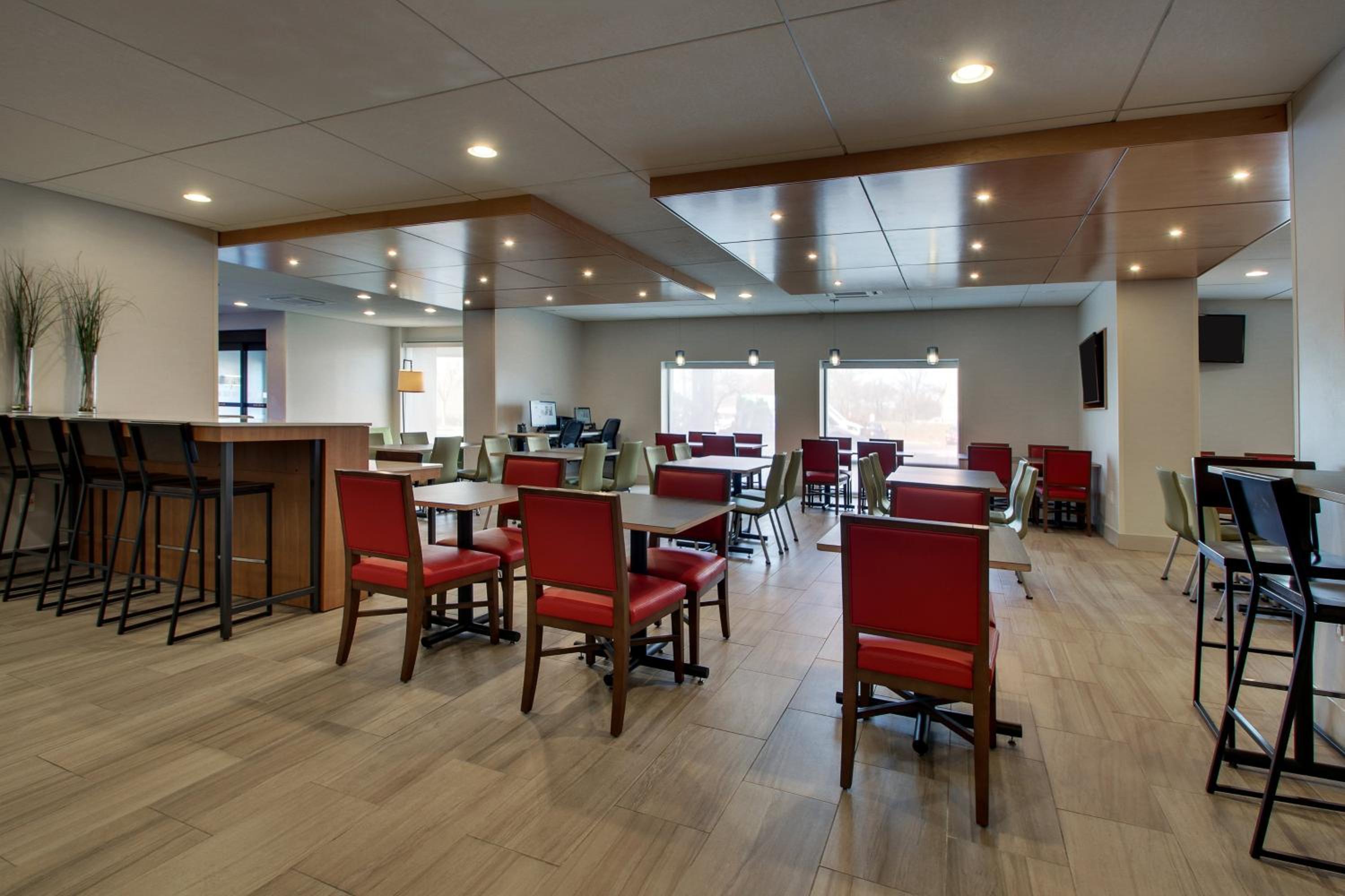 Hanover Vacations - Holiday Inn Express Baltimore BWI Airport West, an IHG Hotel - Property Image 18
