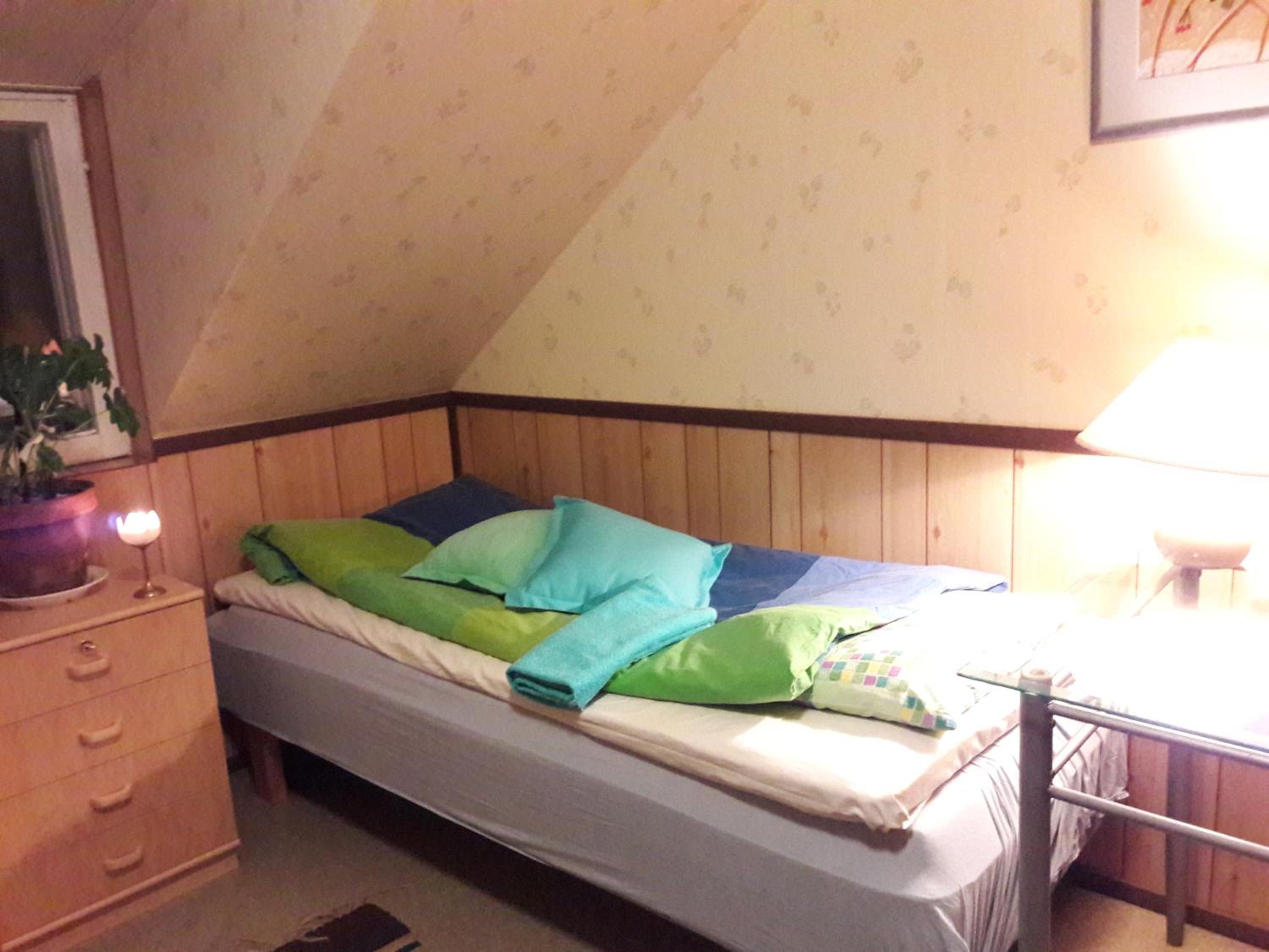Huoneisto omenapuiden katveessa view 4