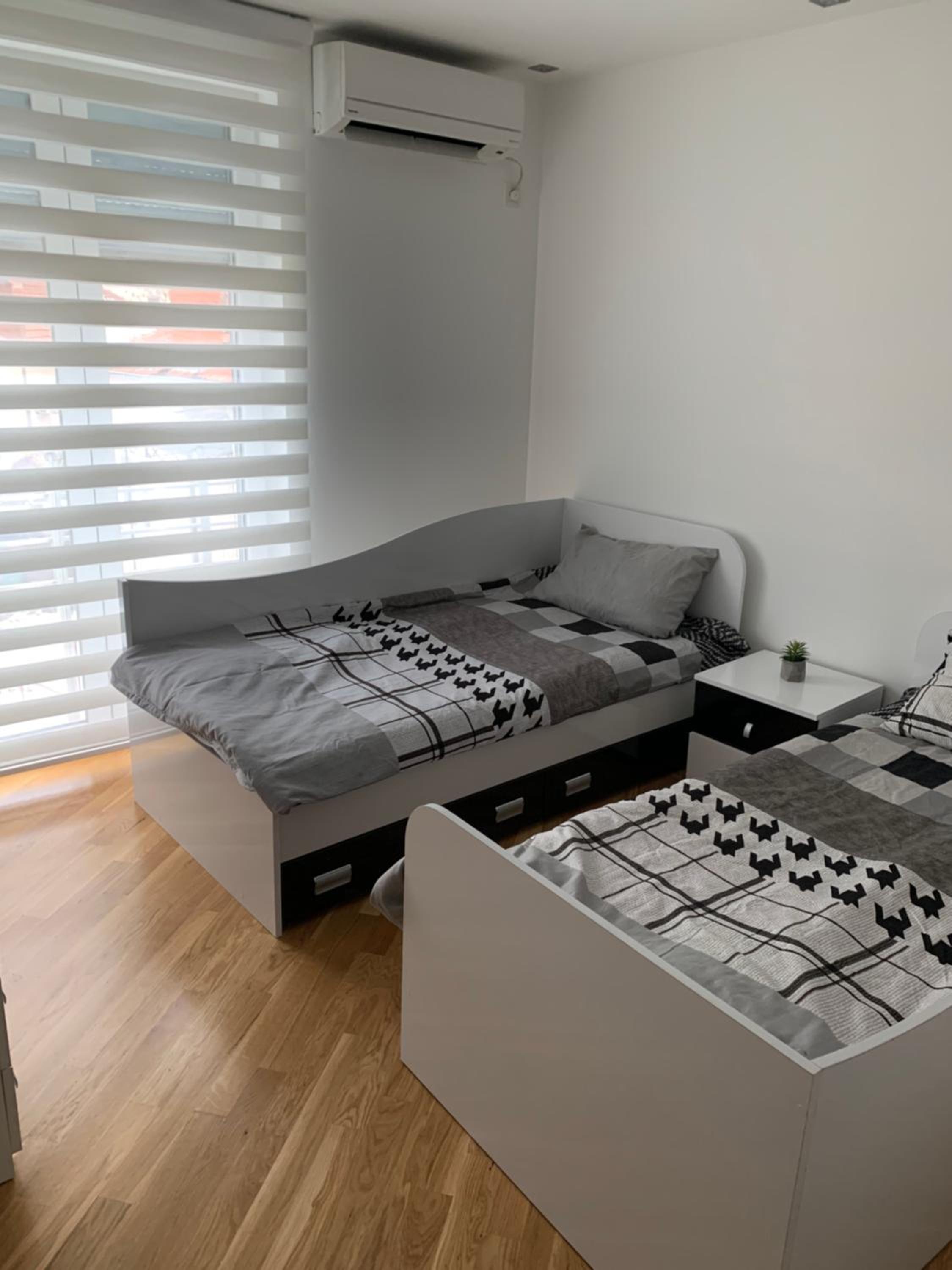 LUXURY SUITES MARKOV