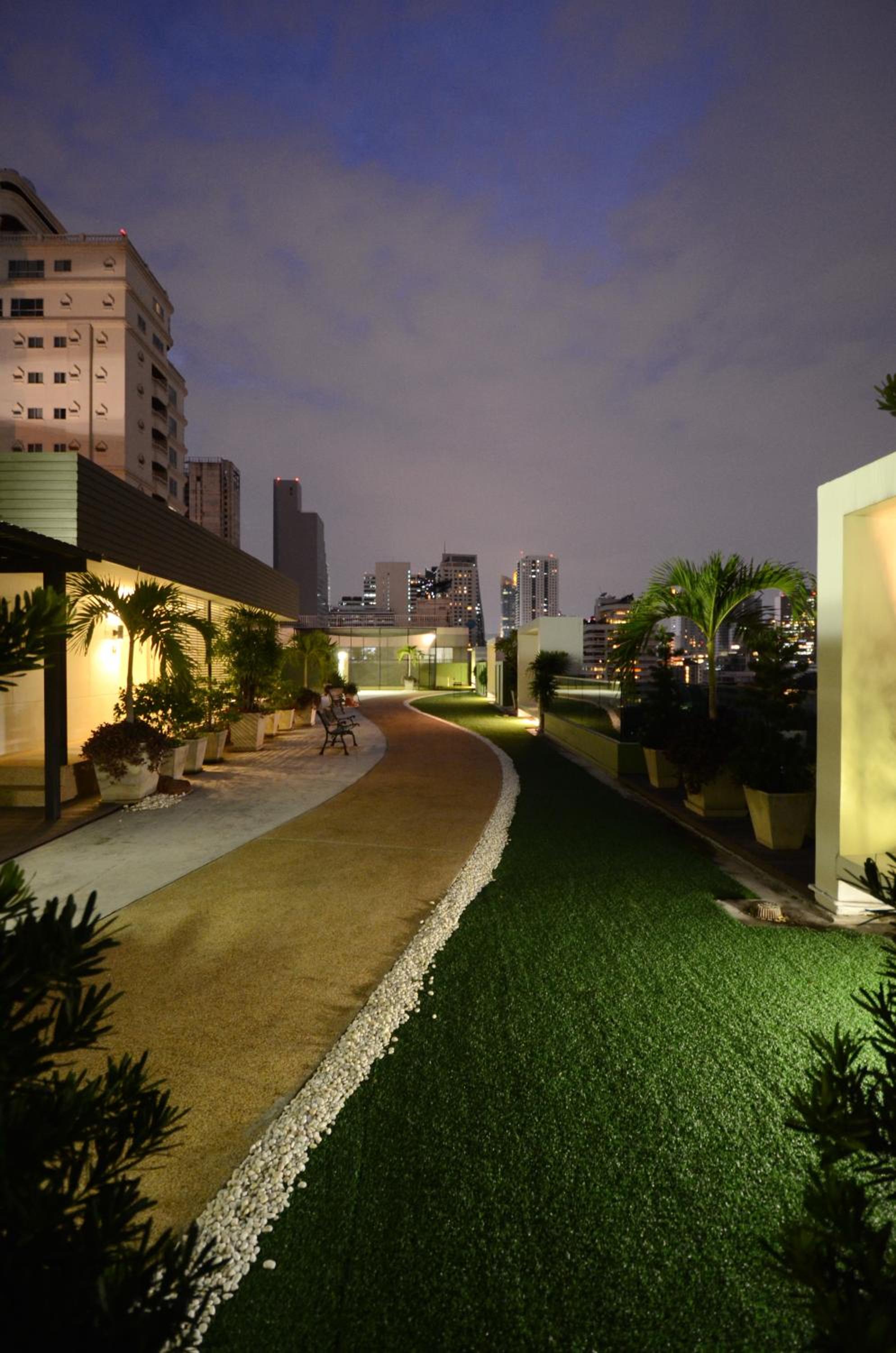 Beverly 33 by Aspira
