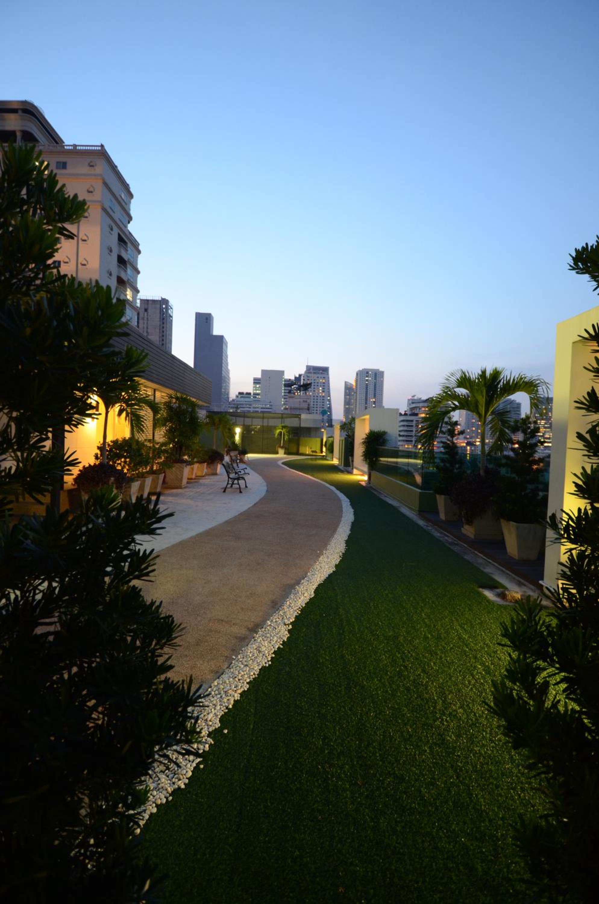 Beverly 33 by Aspira