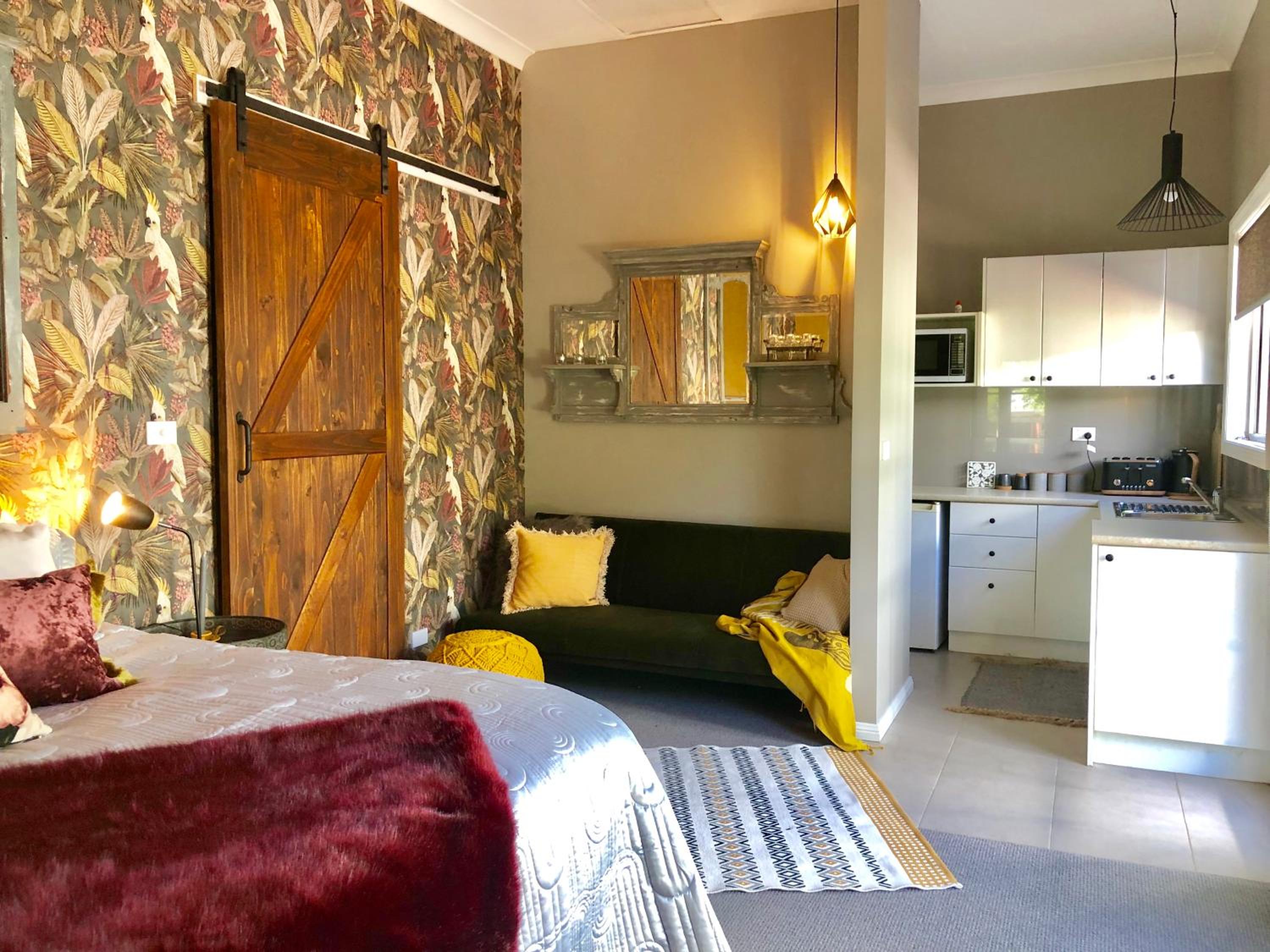 One Bedroom Cottage with Shared Pool