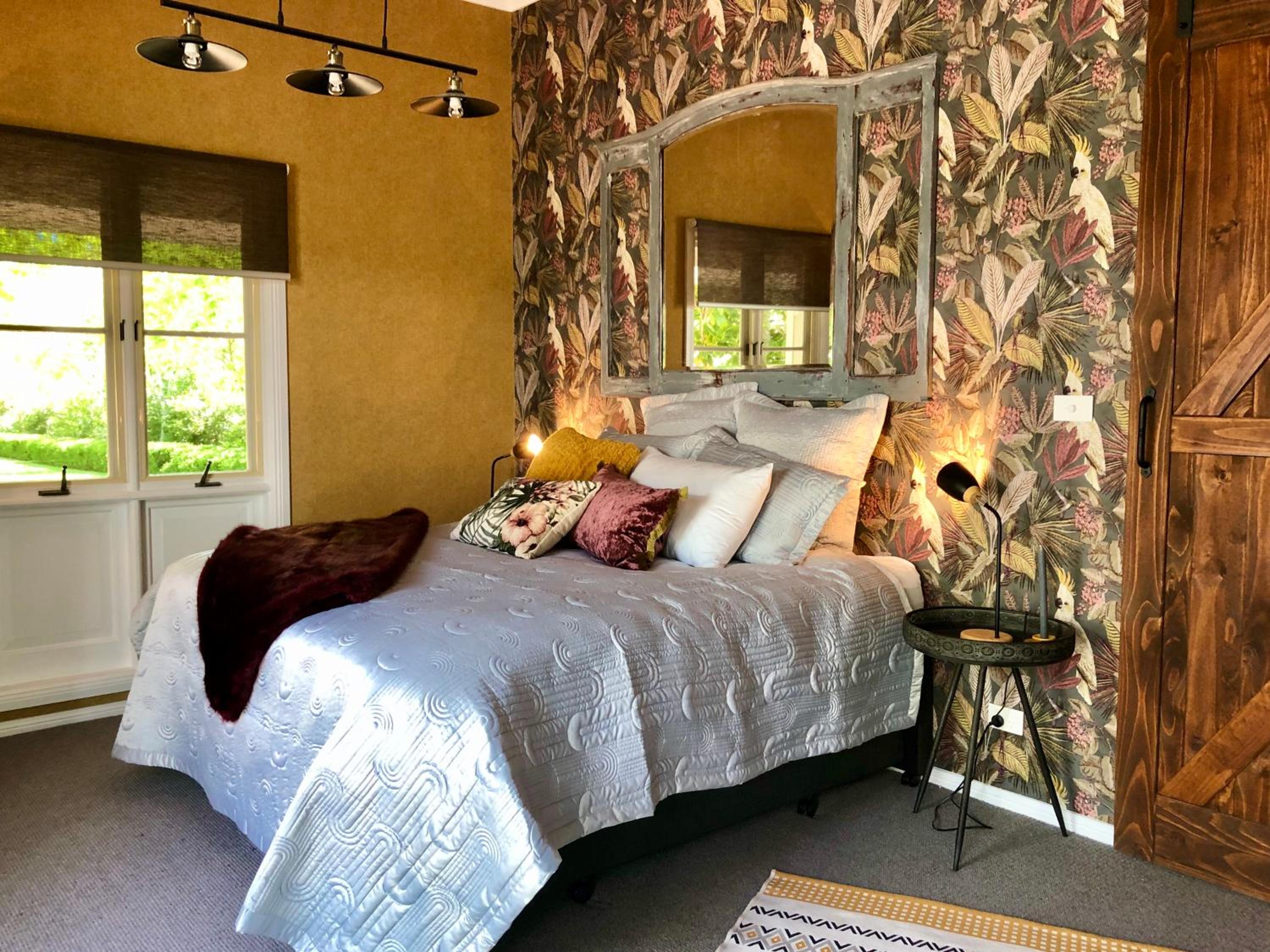 One Bedroom Cottage with Shared Pool