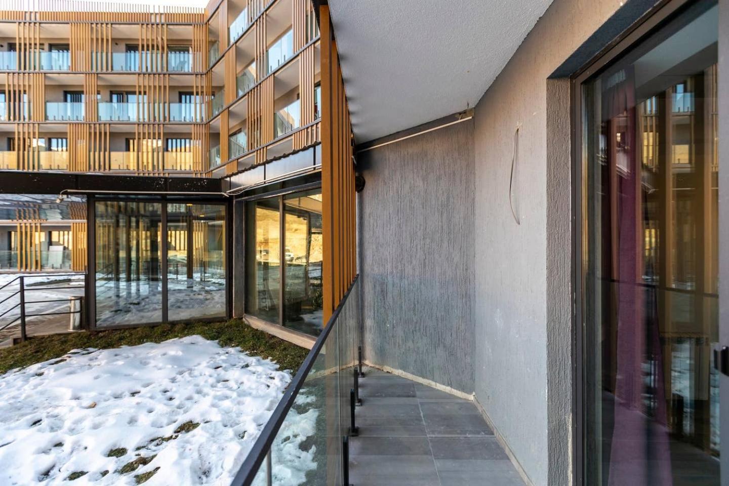 Wehost Apartment with Balcony