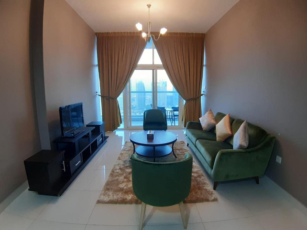 Golden Stay Vacation Homes continental tower marina