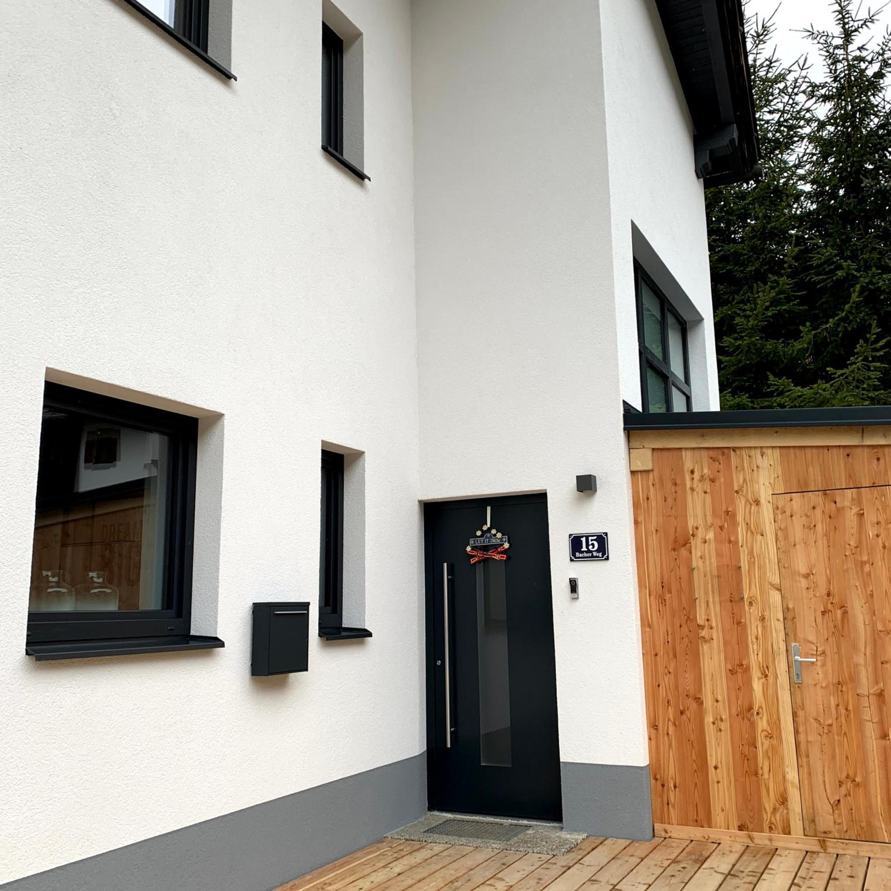 RMG Roses Apartments