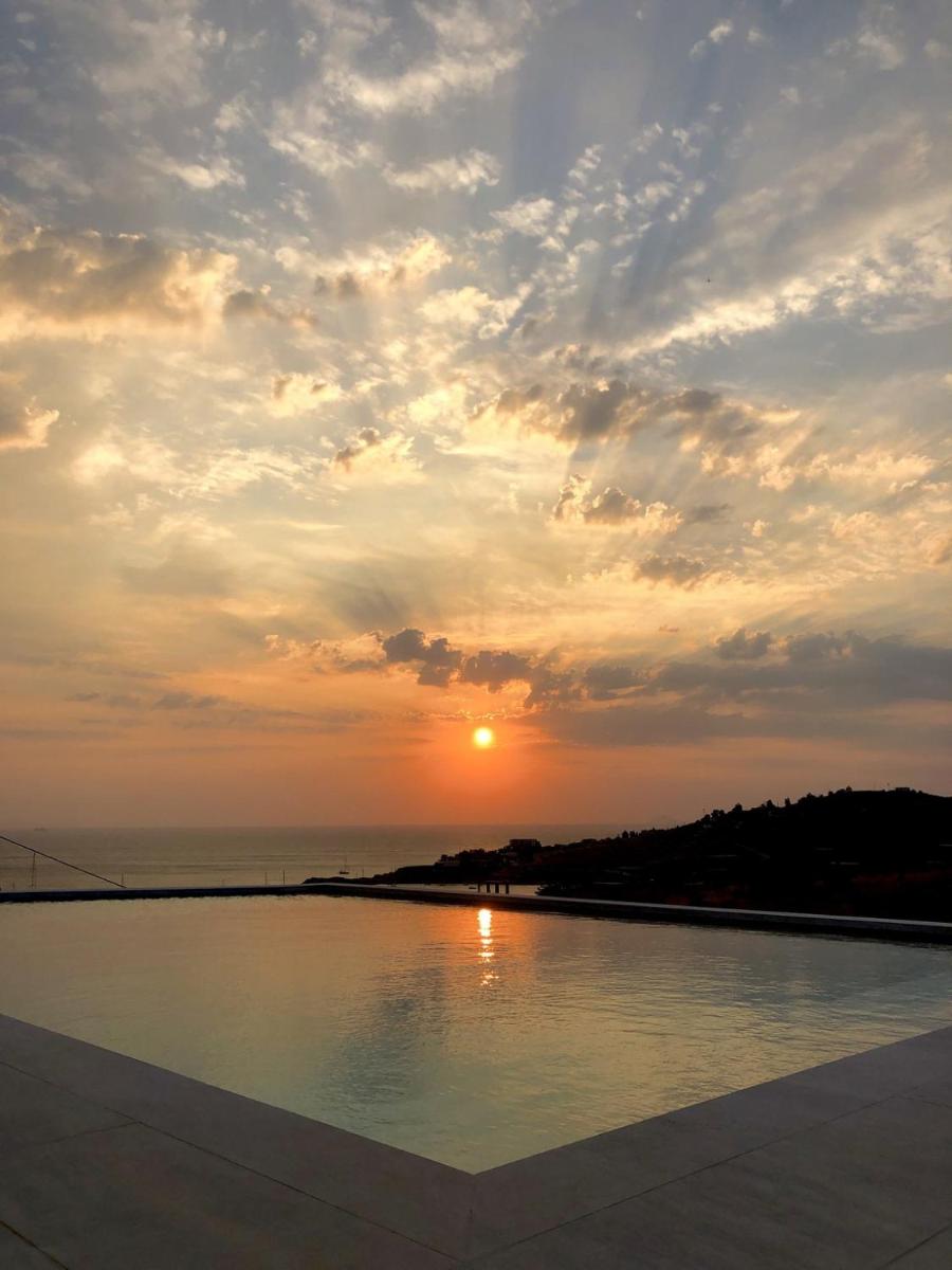 Minimal Apartment with a swimming pool and sea view in Koundouros photo 4