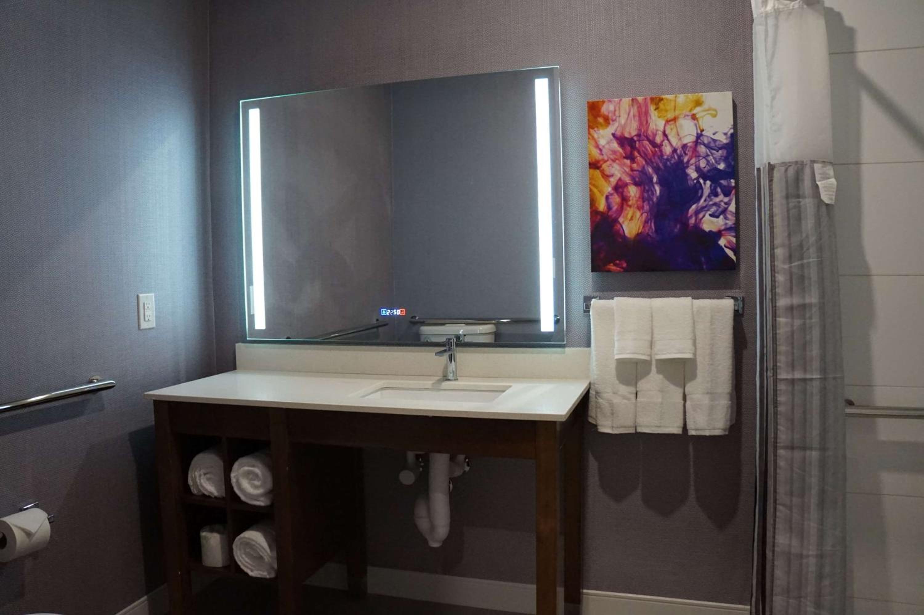 La Quinta Inn  Suites by Wyndham Lewisville - Property Image 5