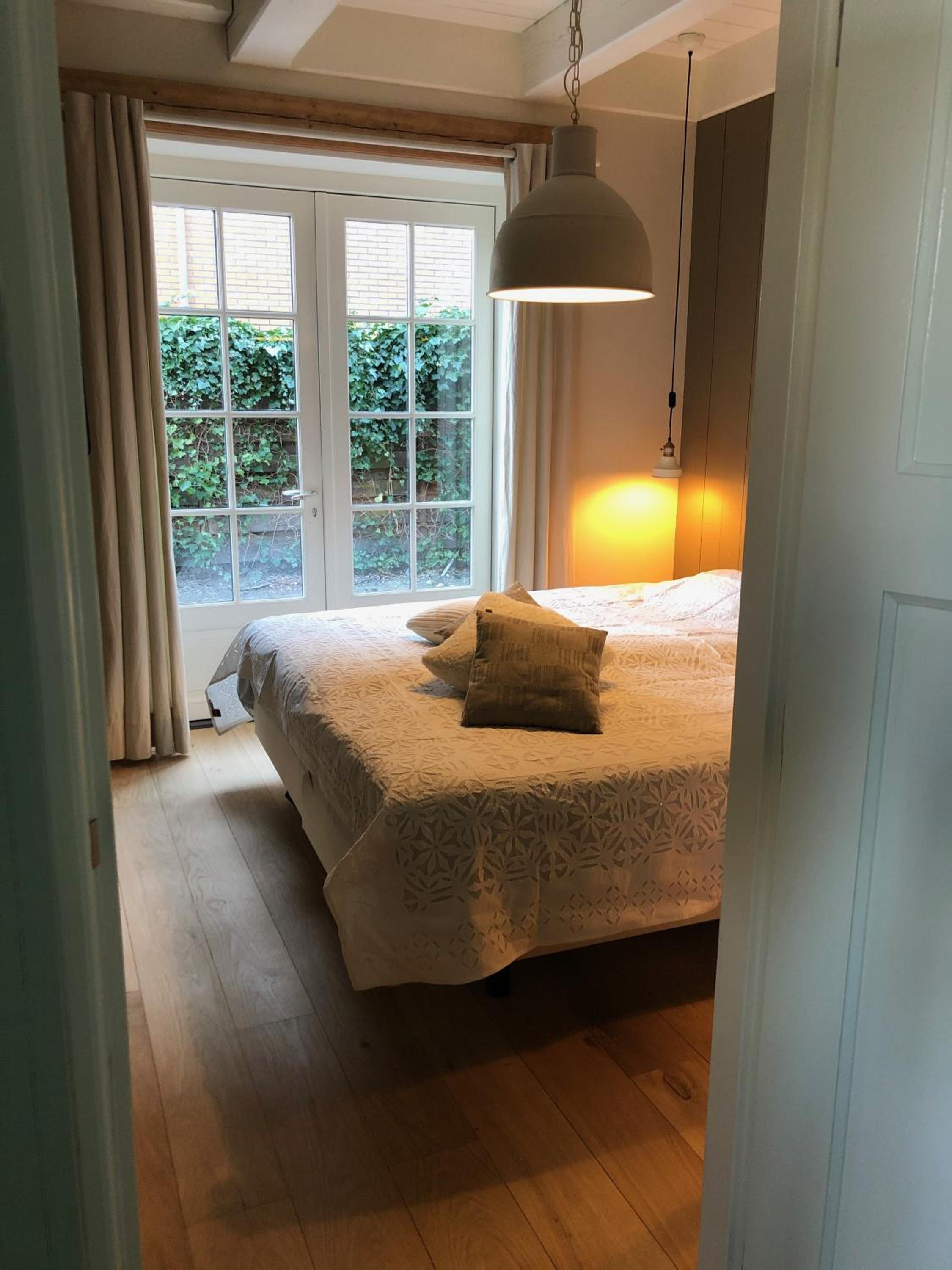 Traditional family apartment with garden at countryside Amsterdam view 2