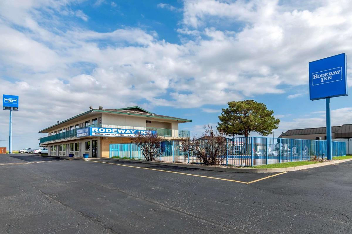 Hays Vacations - Rodeway Inn - Property Image 1