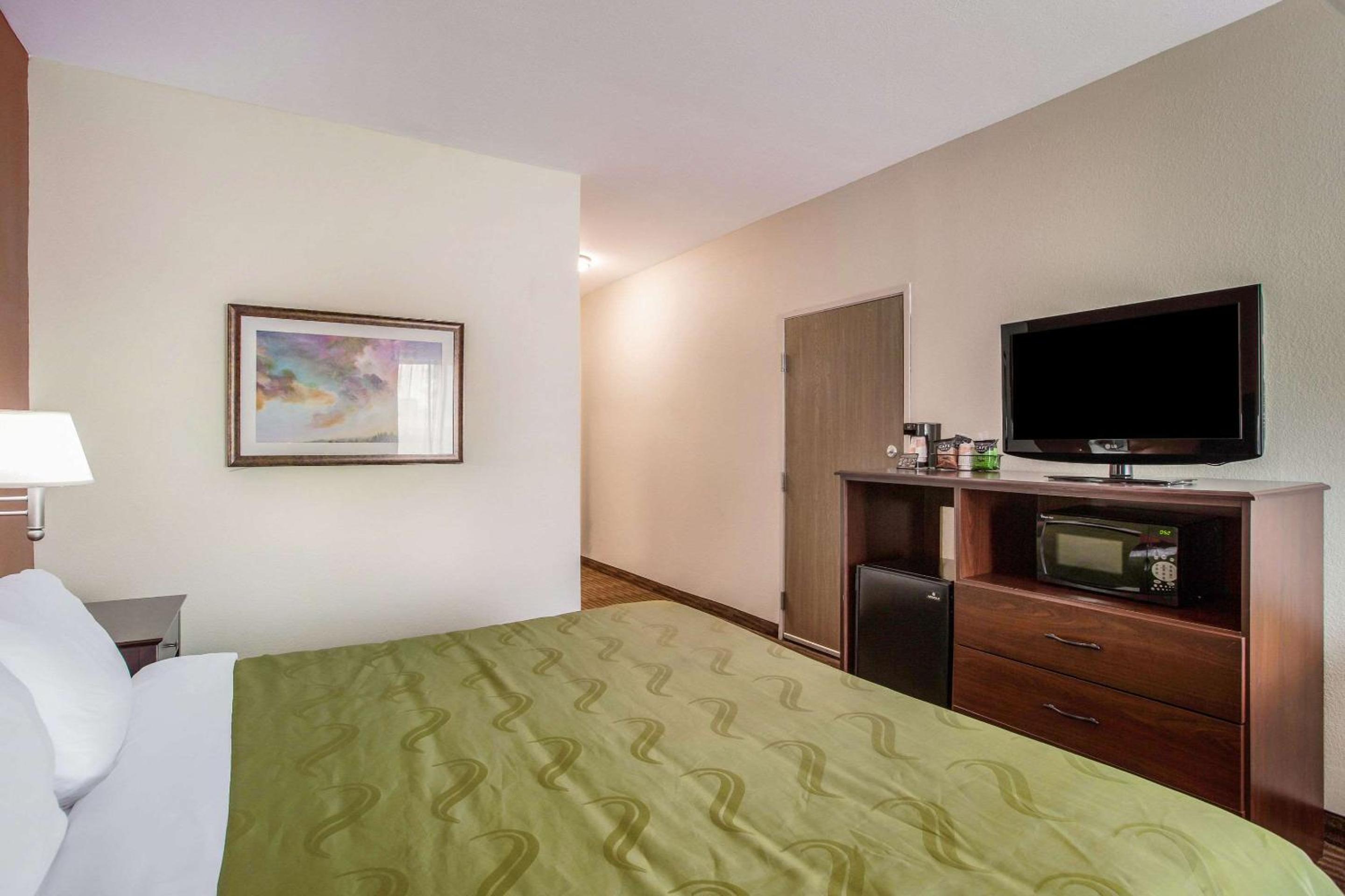 Lawrence Vacations - Quality Inn  Suites Lawrence - University Area - Property Image 52