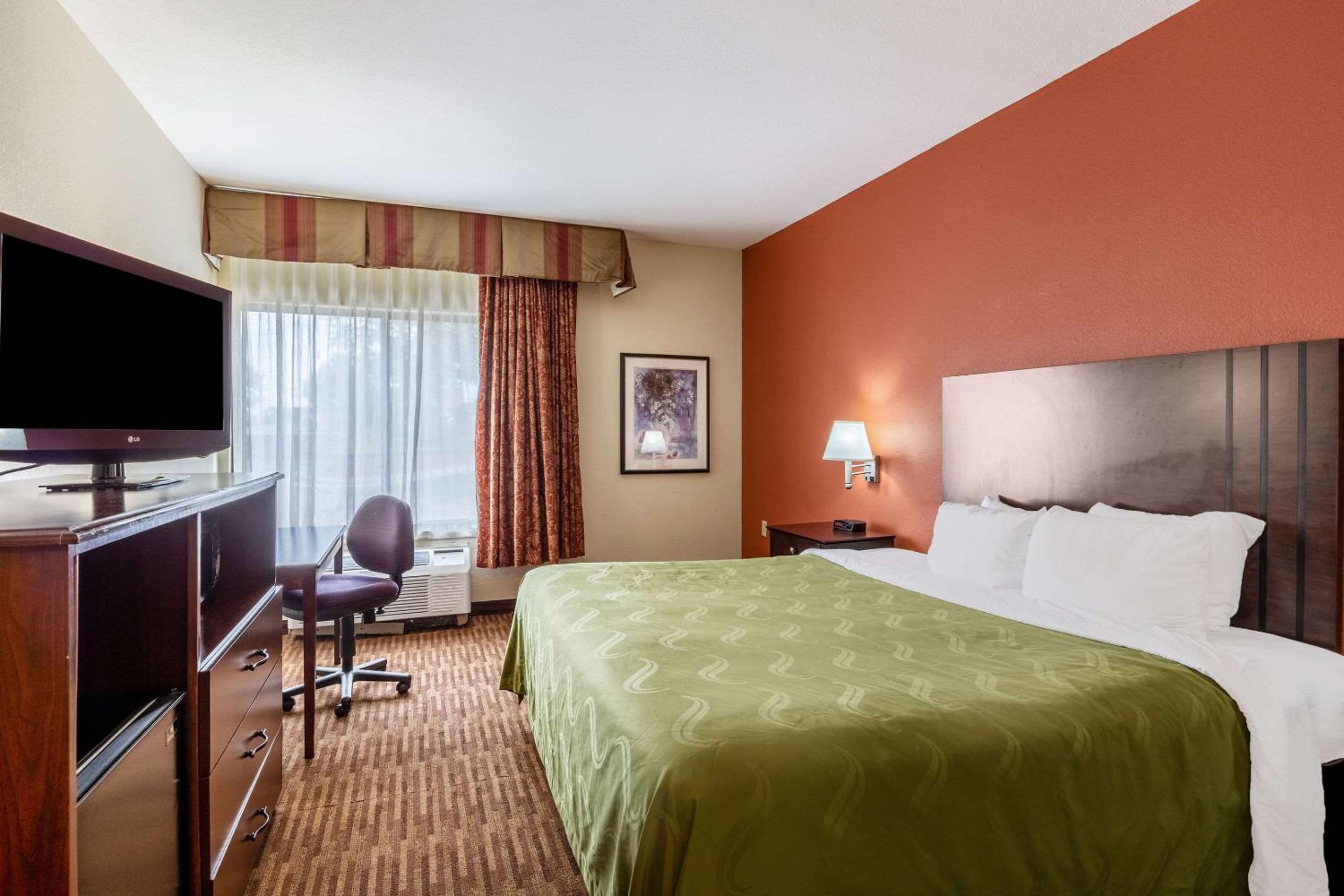Lawrence Vacations - Quality Inn  Suites Lawrence - University Area - Property Image 10