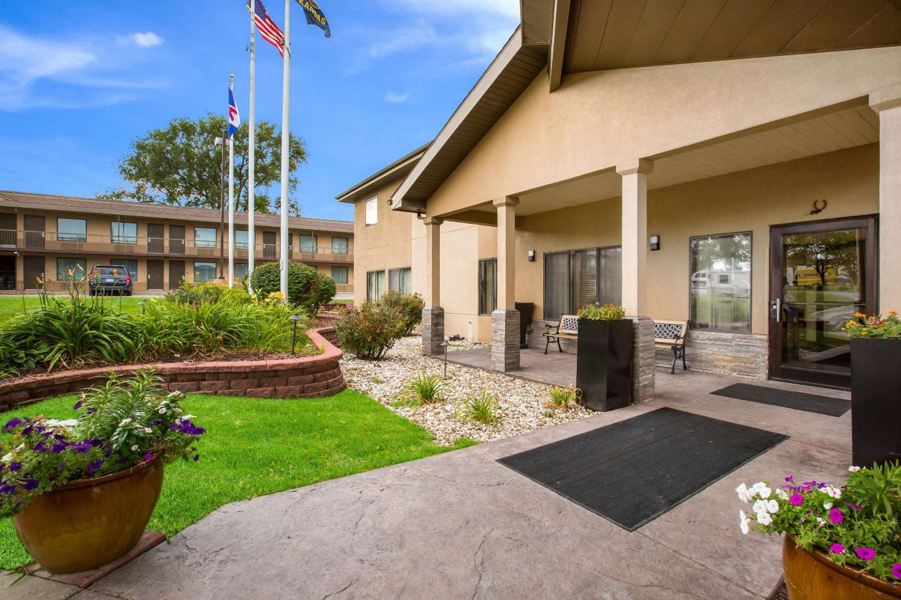 Lawrence Vacations - Quality Inn  Suites Lawrence - University Area - Property Image 12