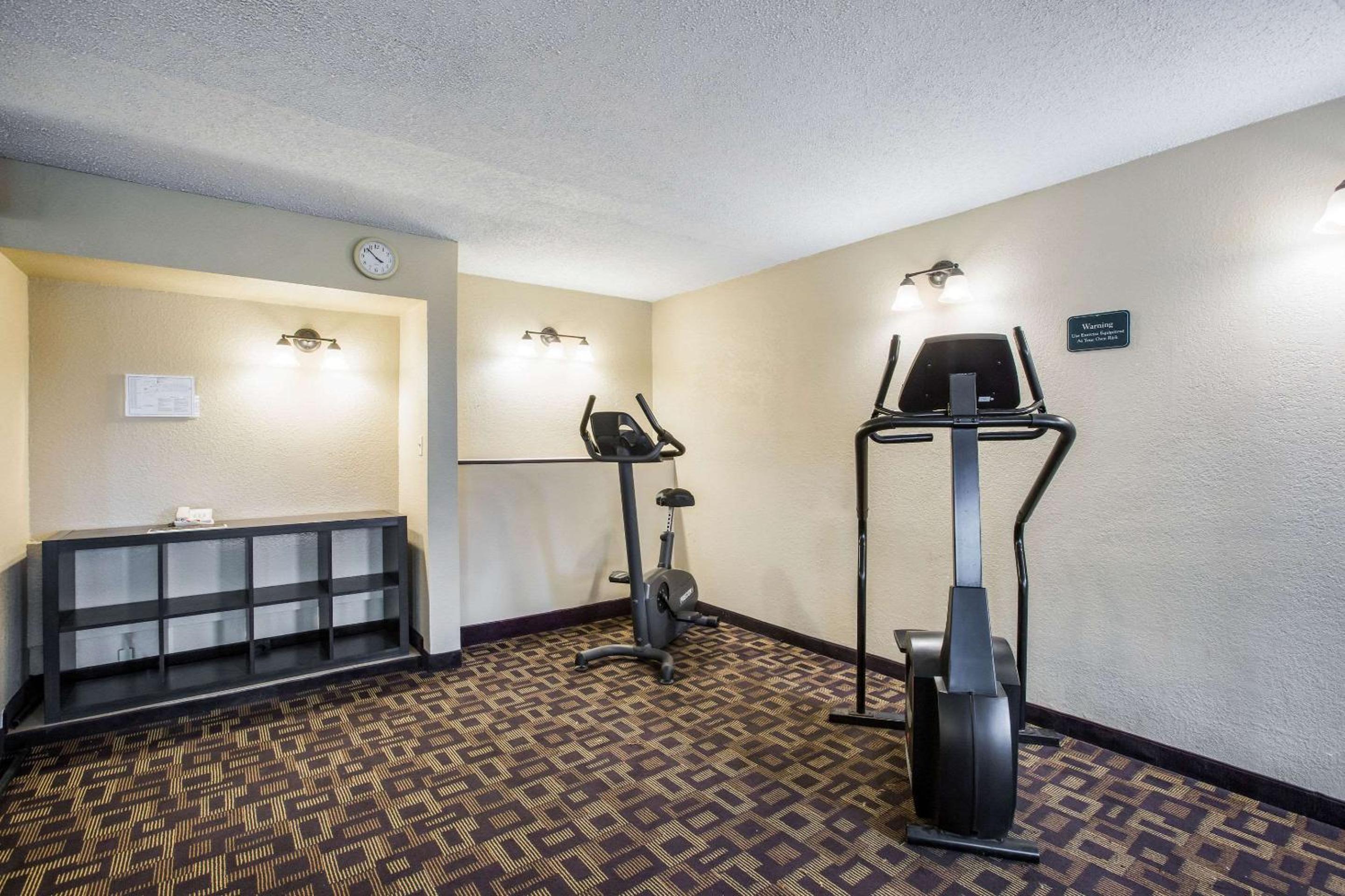 Lawrence Vacations - Quality Inn  Suites Lawrence - University Area - Property Image 17