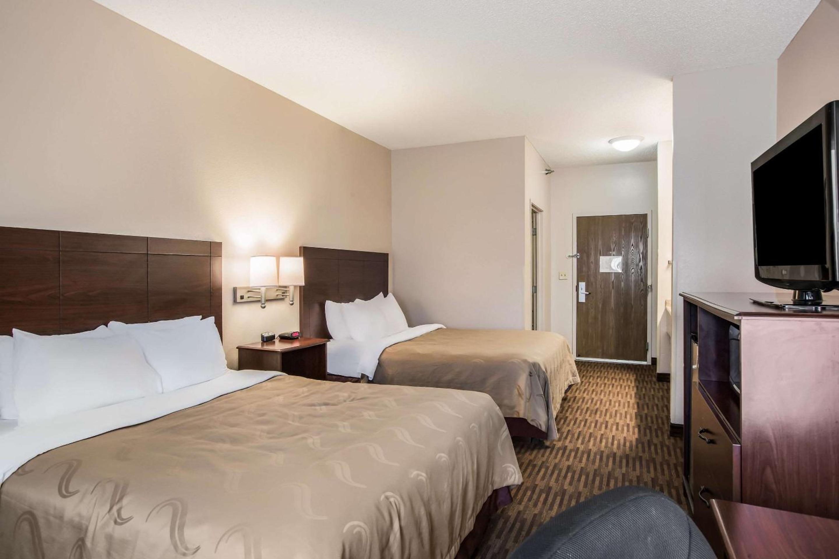 Lawrence Vacations - Quality Inn  Suites Lawrence - University Area - Property Image 25