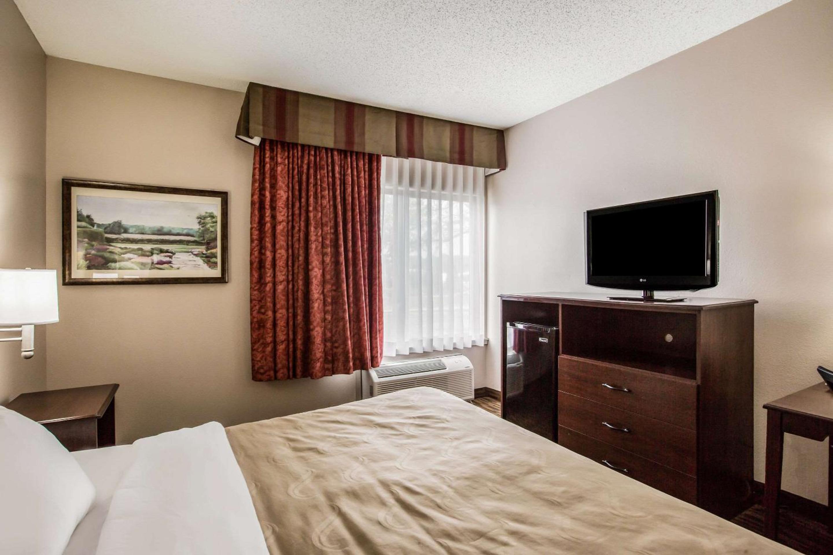 Lawrence Vacations - Quality Inn  Suites Lawrence - University Area - Property Image 29
