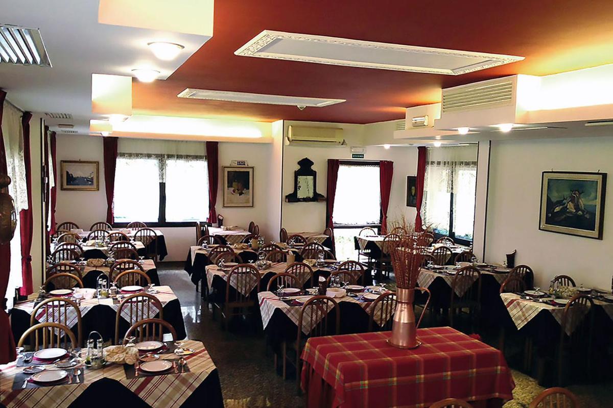 restaurant