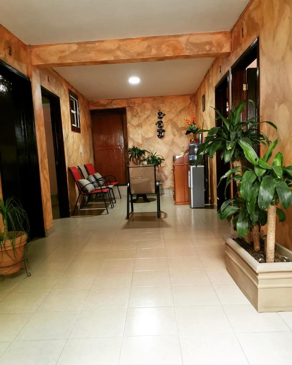 Hotel Villa Victoria Pirámides - Image 1