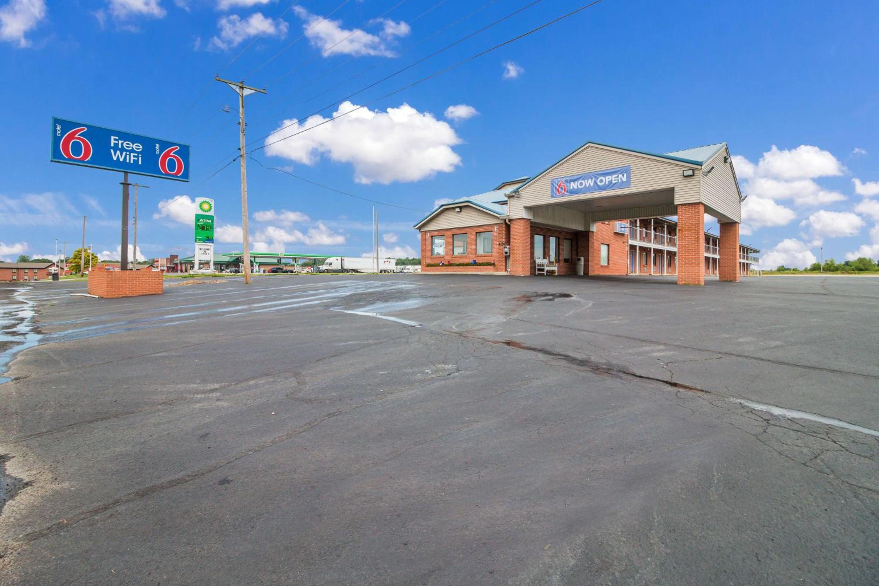 Motel 6-Metropolis, IL view 2