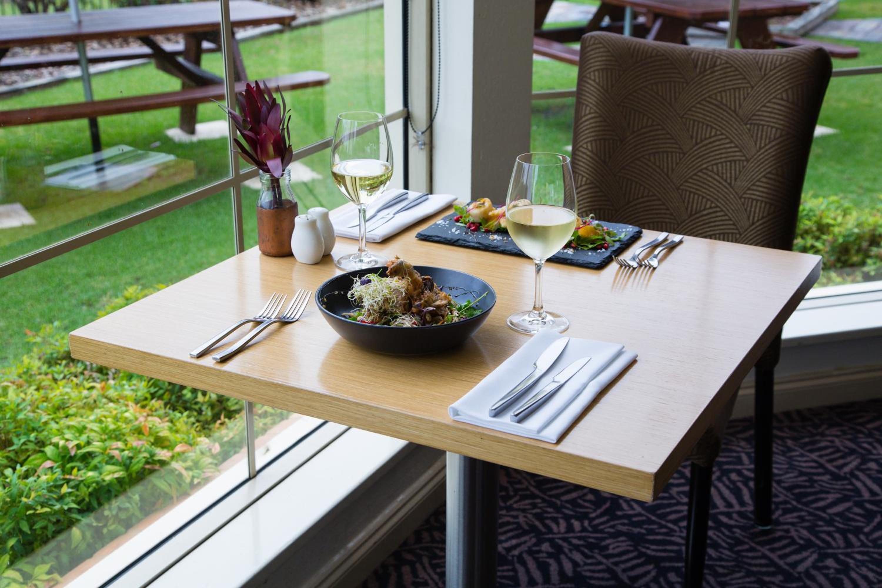 Best Western Plus Hovell Tree Inn