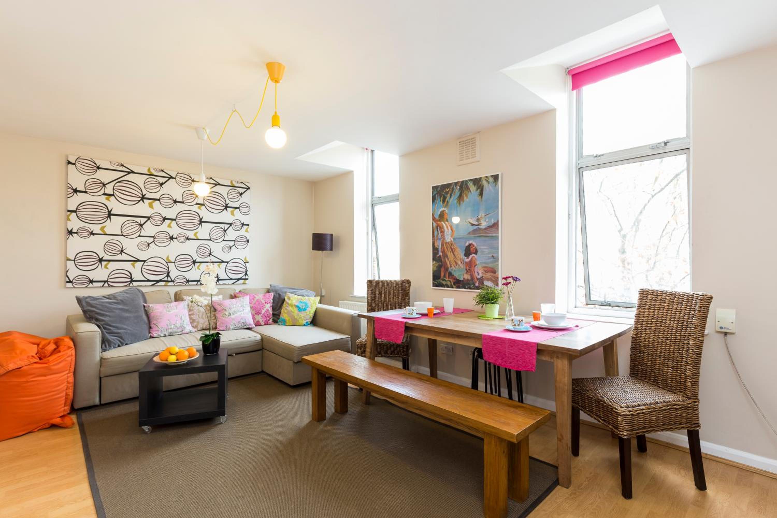Modernised Apartments 1 and 2 Bedrooms Option Terrace and Balcony High Street