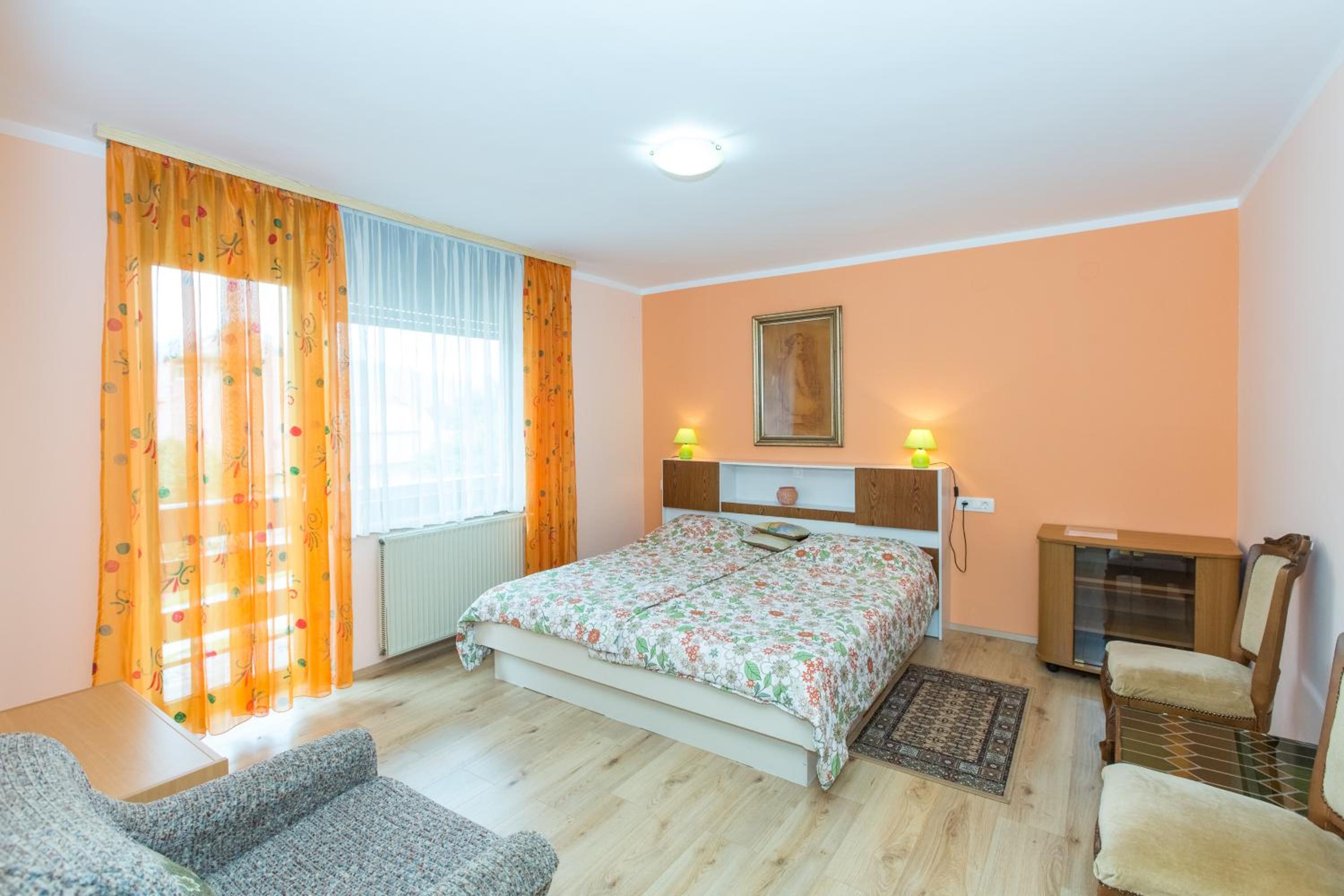 Apartment Ina view 2