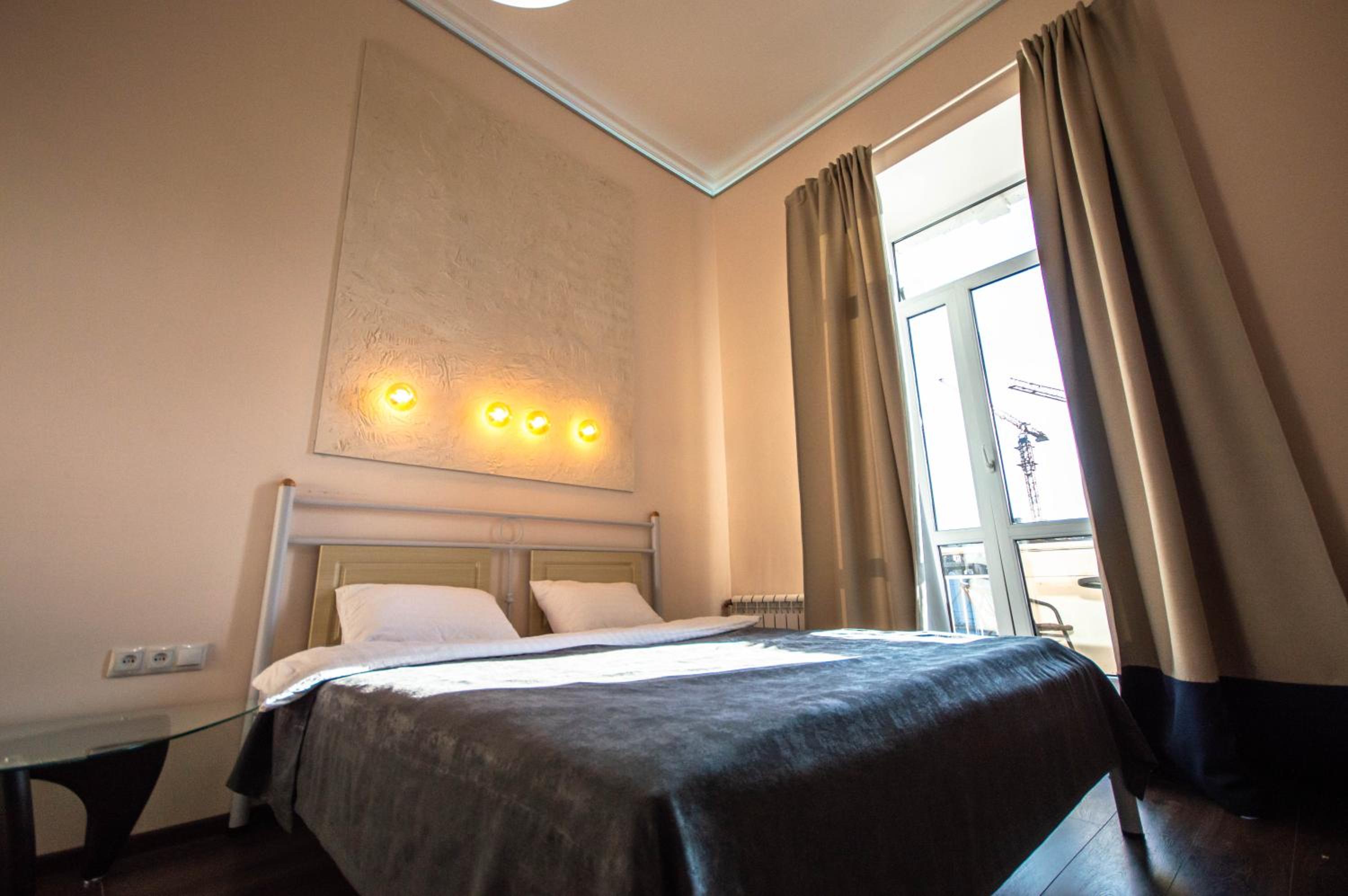Kyiv Rouge Apartment