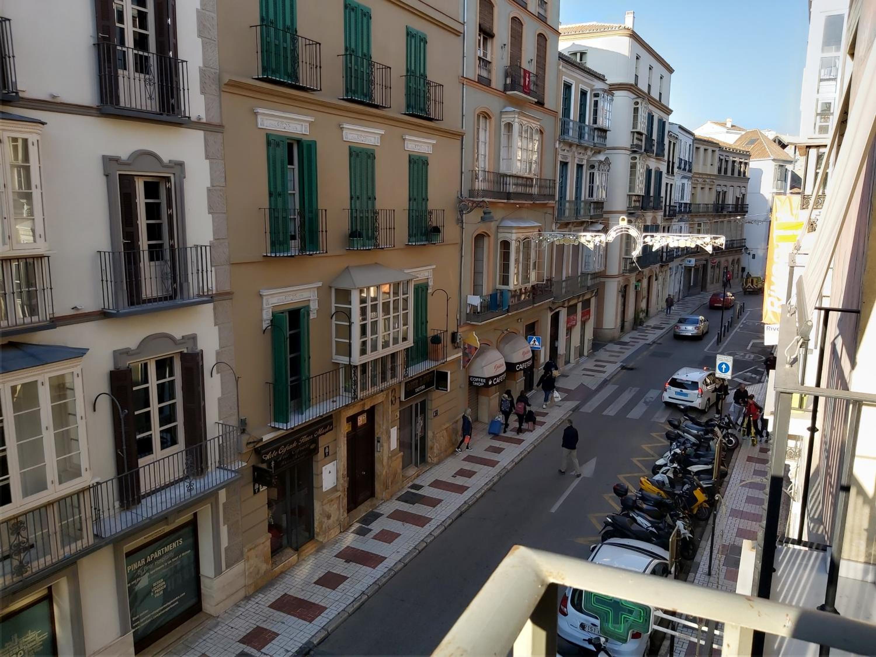 Del Parque Flats Central