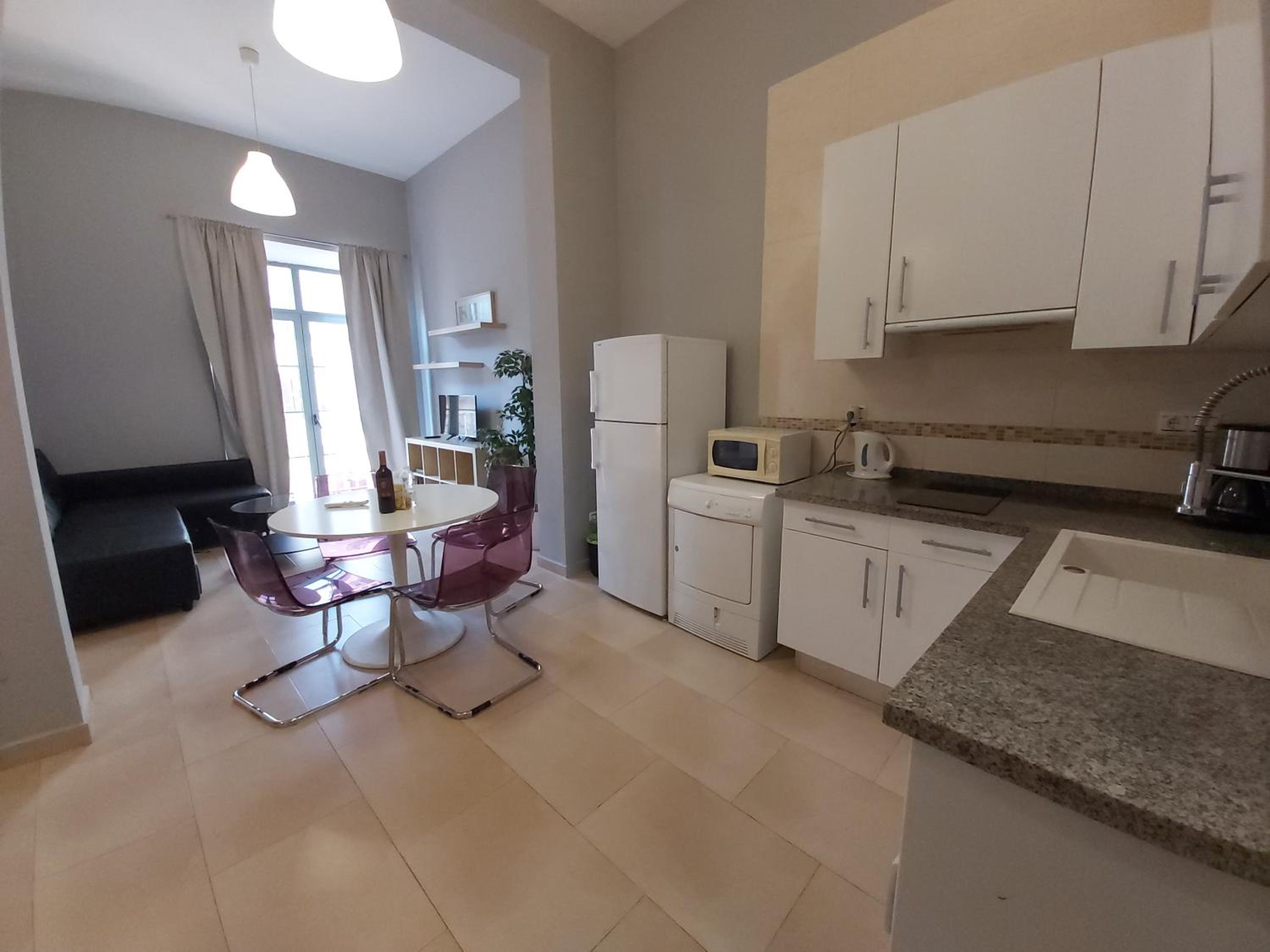 Del Parque Flats Central