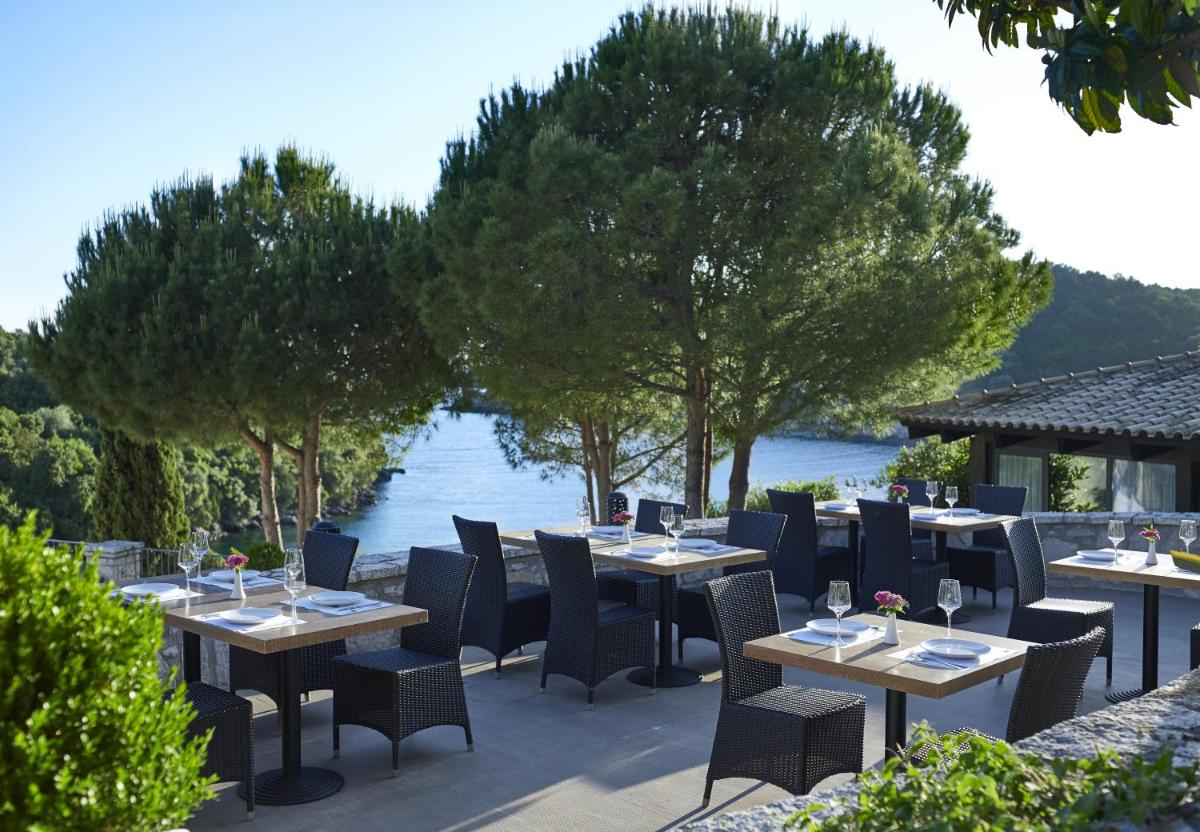 outdoor BBQ area