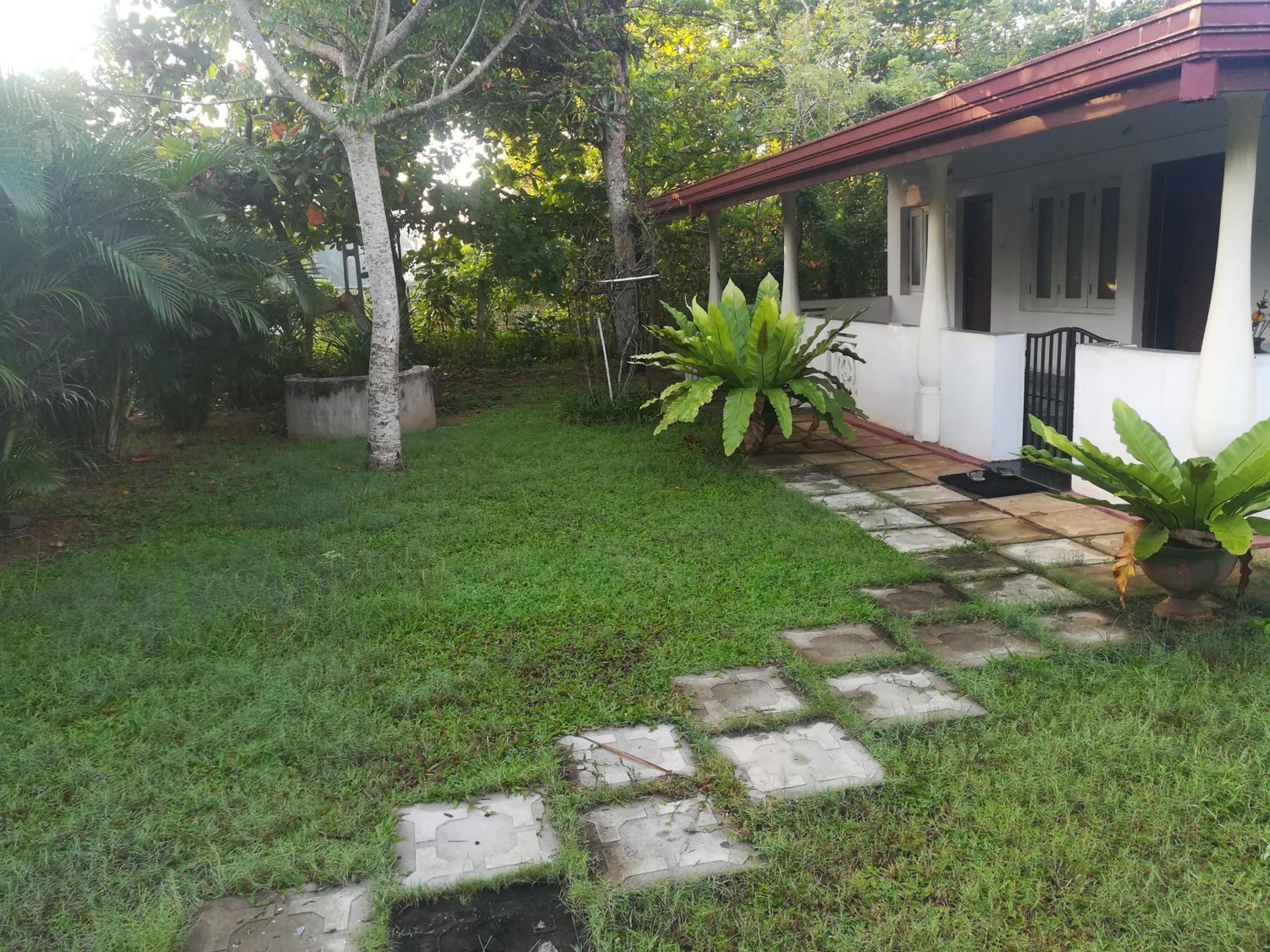 Hotel Anura Home Stay - Image 1