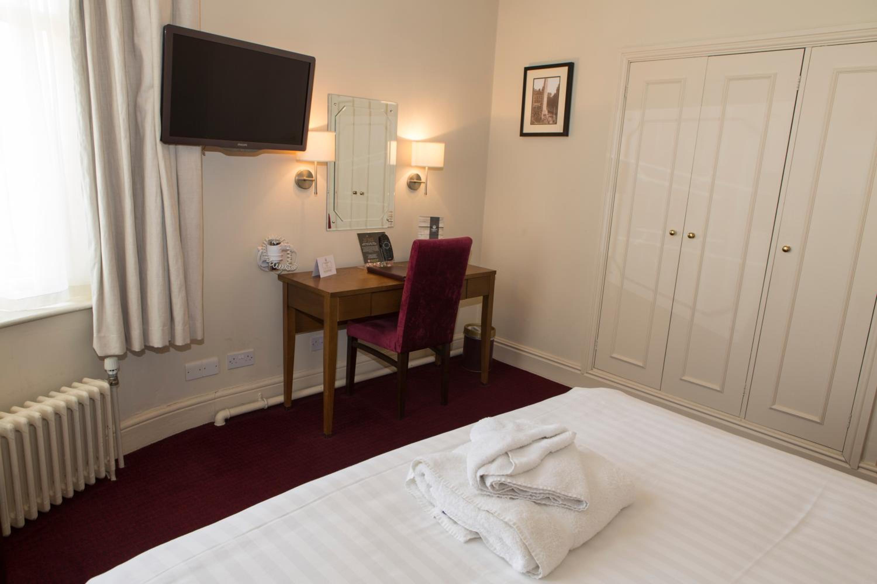 Harrogate Vacations - The Crown Hotel - Property Image 4