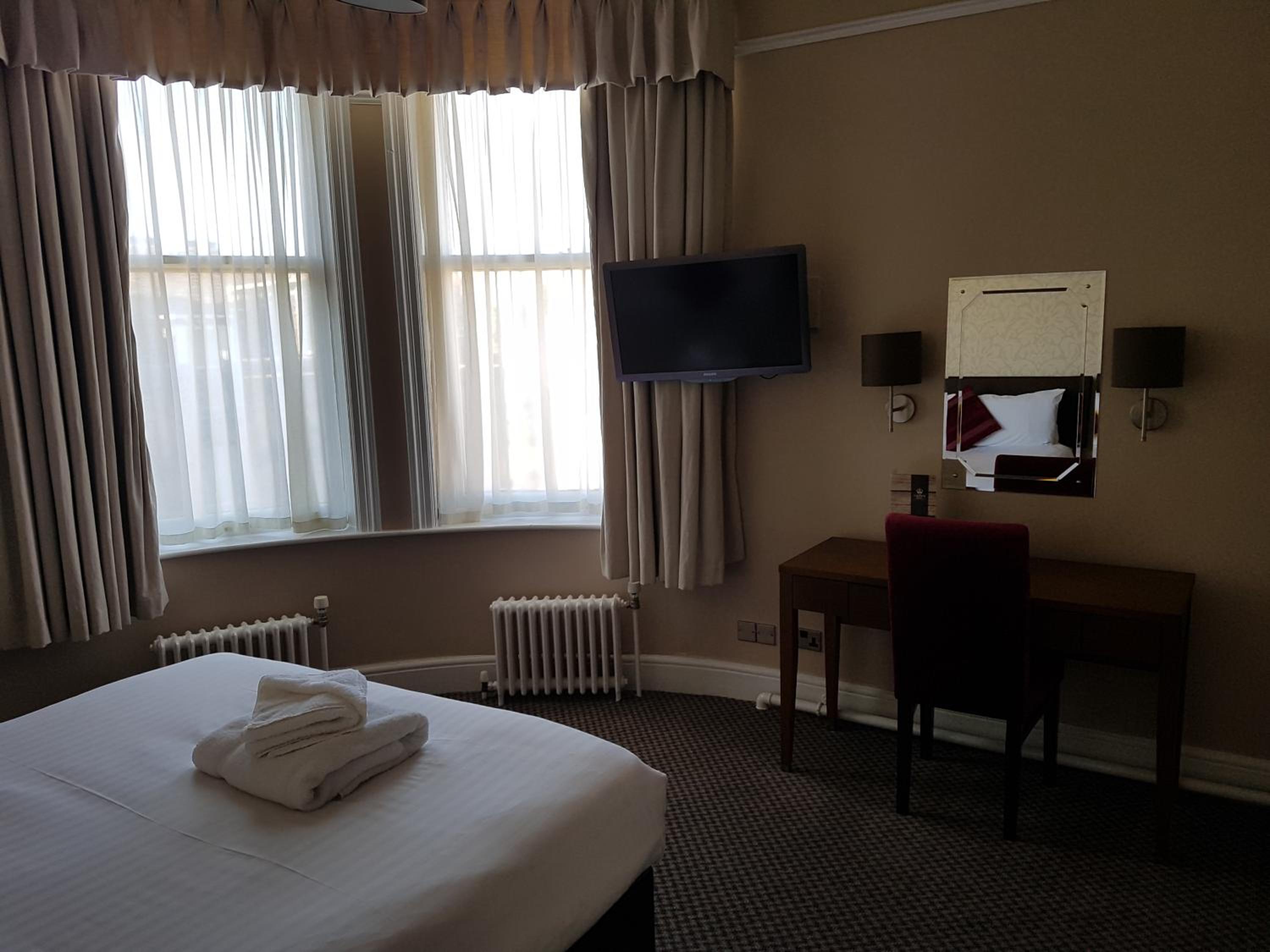 Harrogate Vacations - The Crown Hotel - Property Image 3