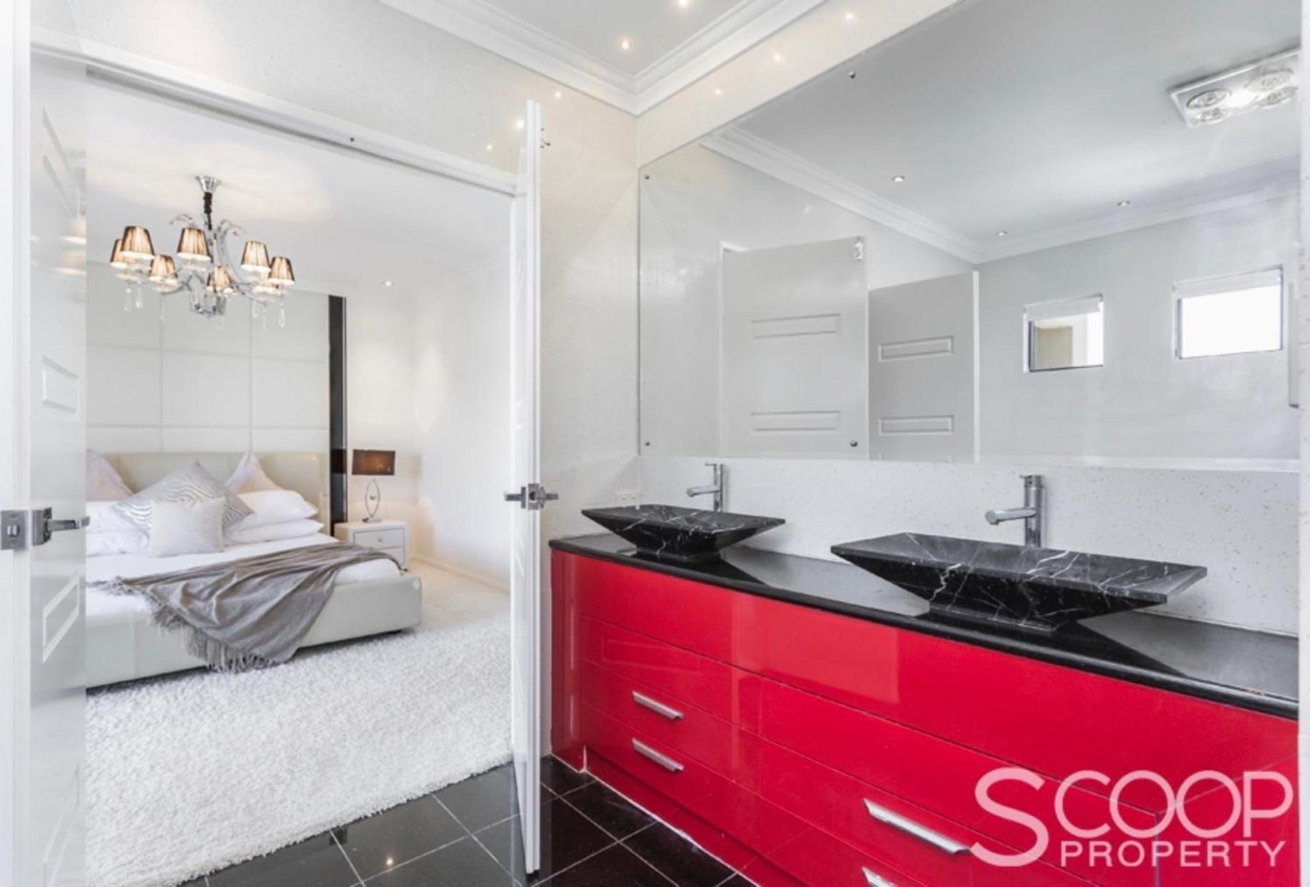 Luxury Villa W Pool & Spa 5 BEDROOMS