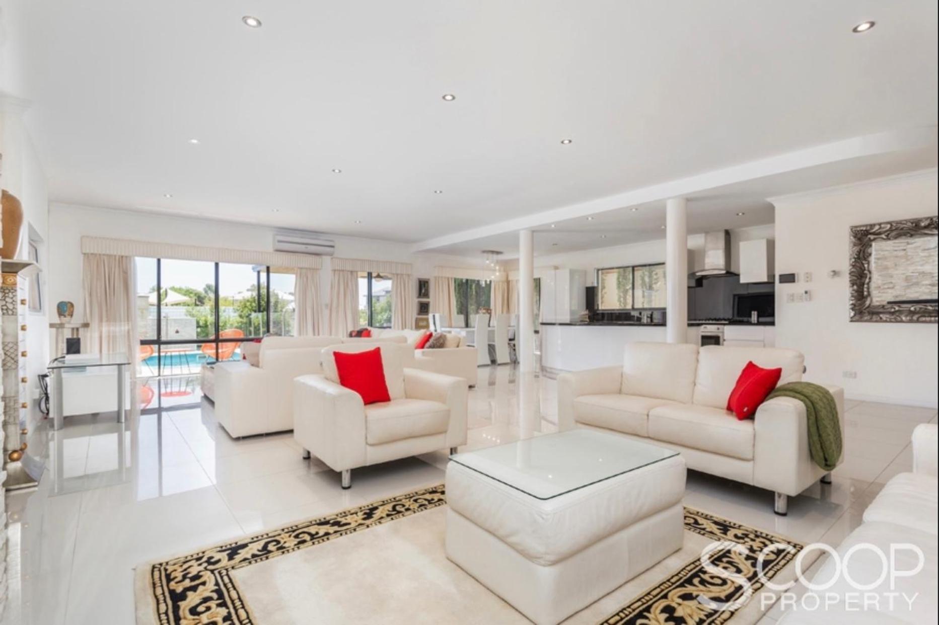 Luxury Villa W Pool & Spa 5 BEDROOMS