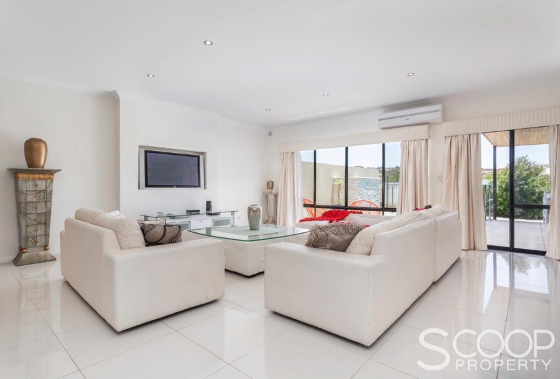 Luxury Villa W Pool & Spa 5 BEDROOMS